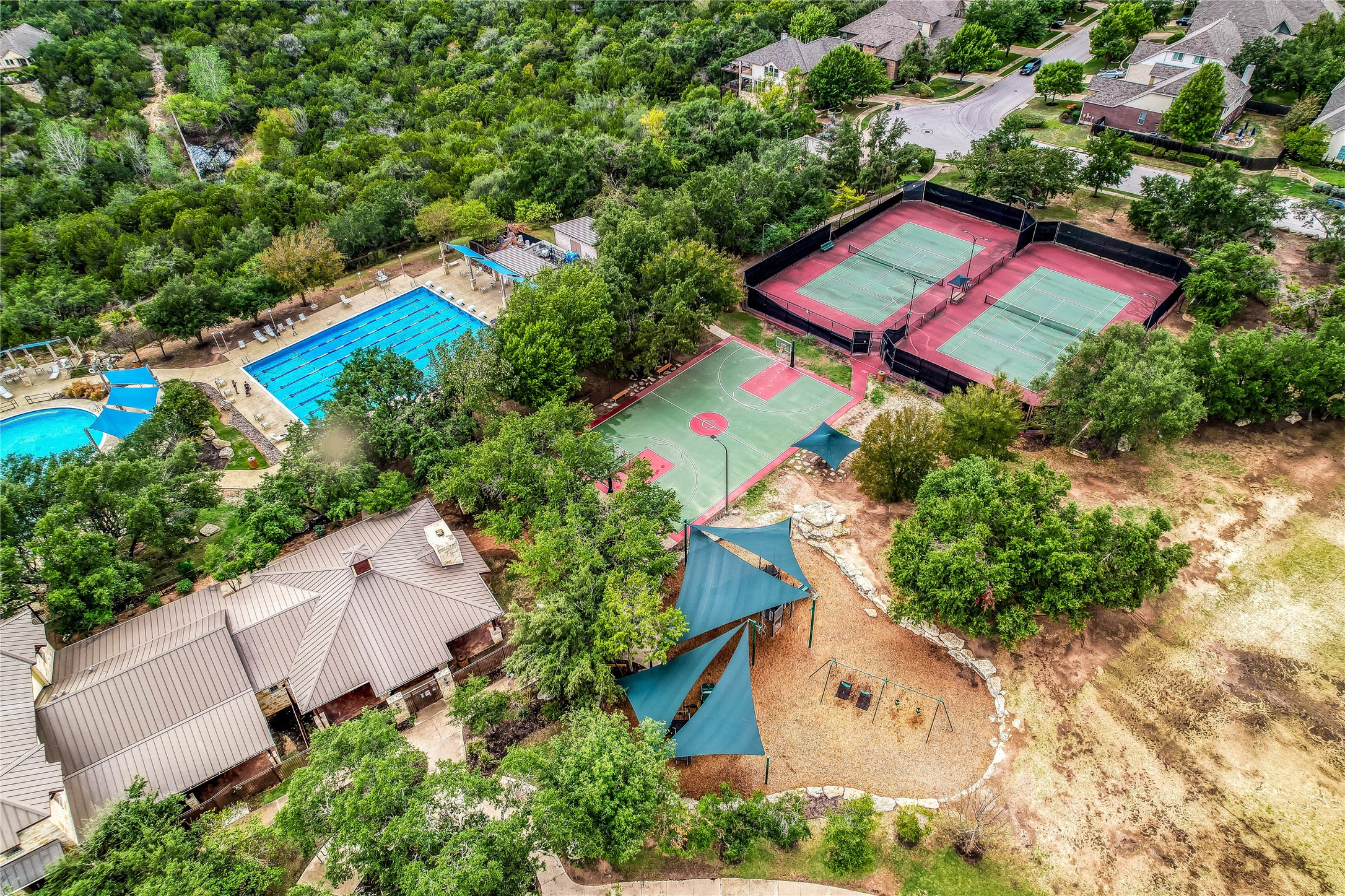 main property photo 34