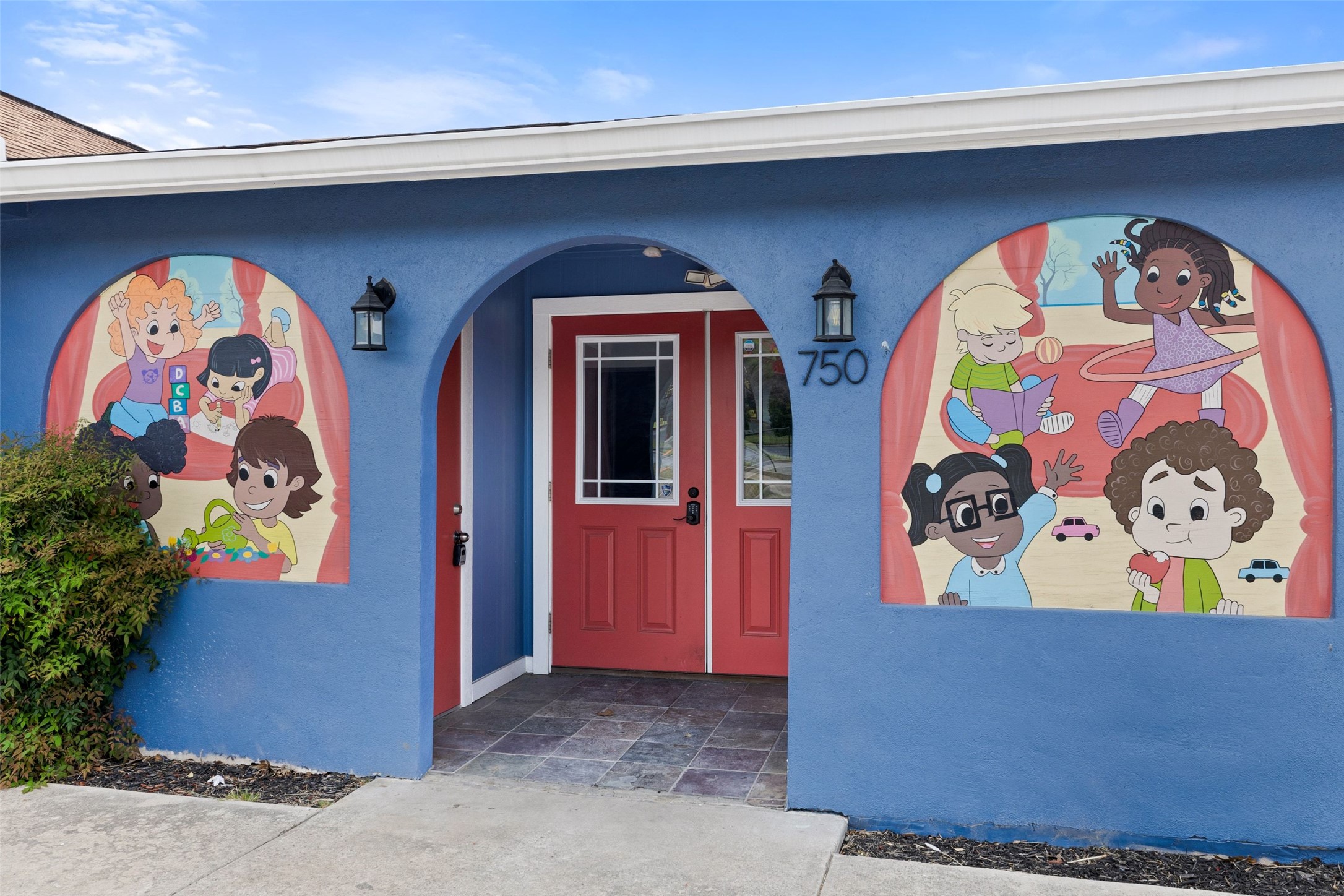 main property photo 28