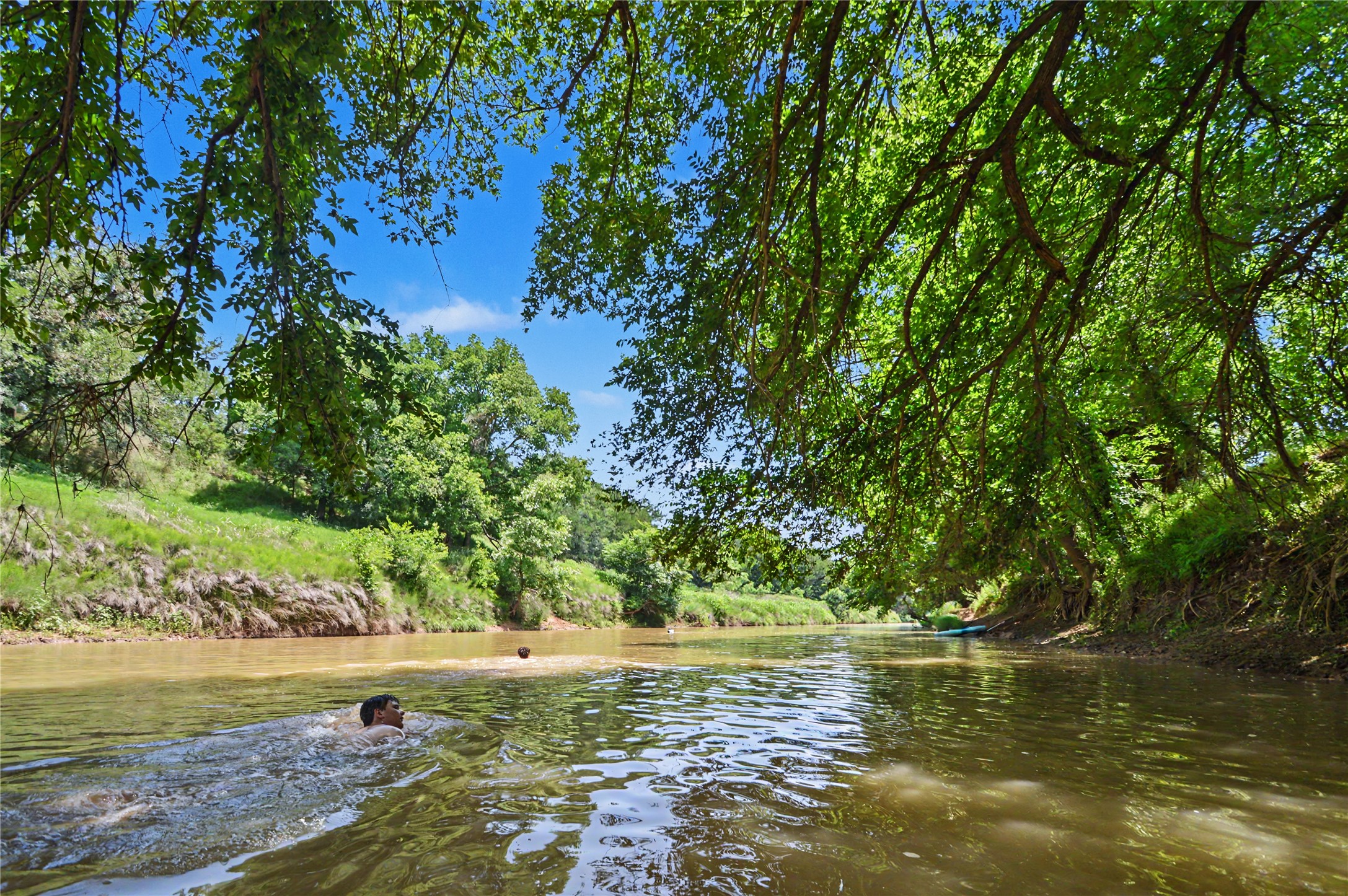 main property photo 16