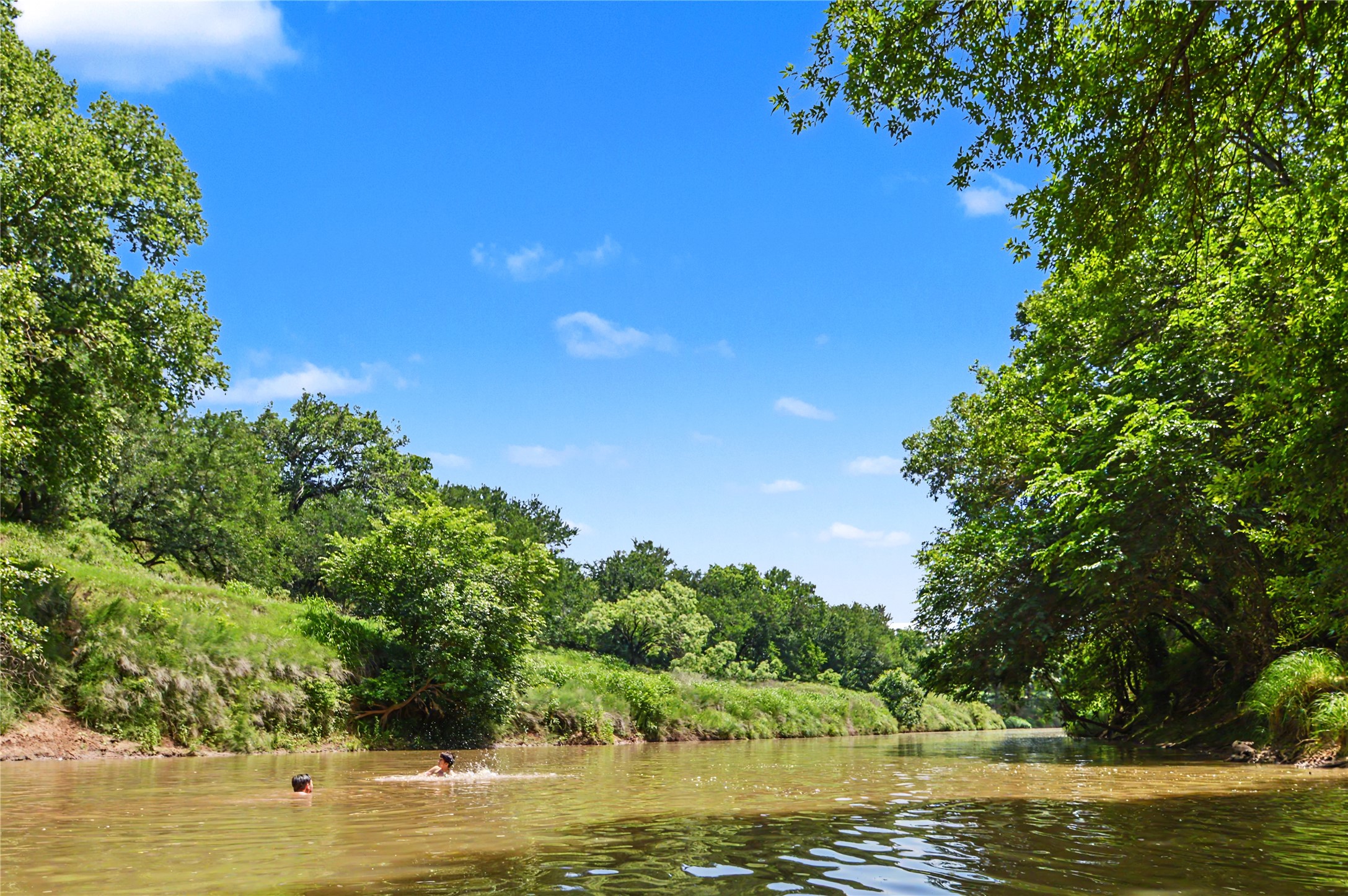 main property photo 18