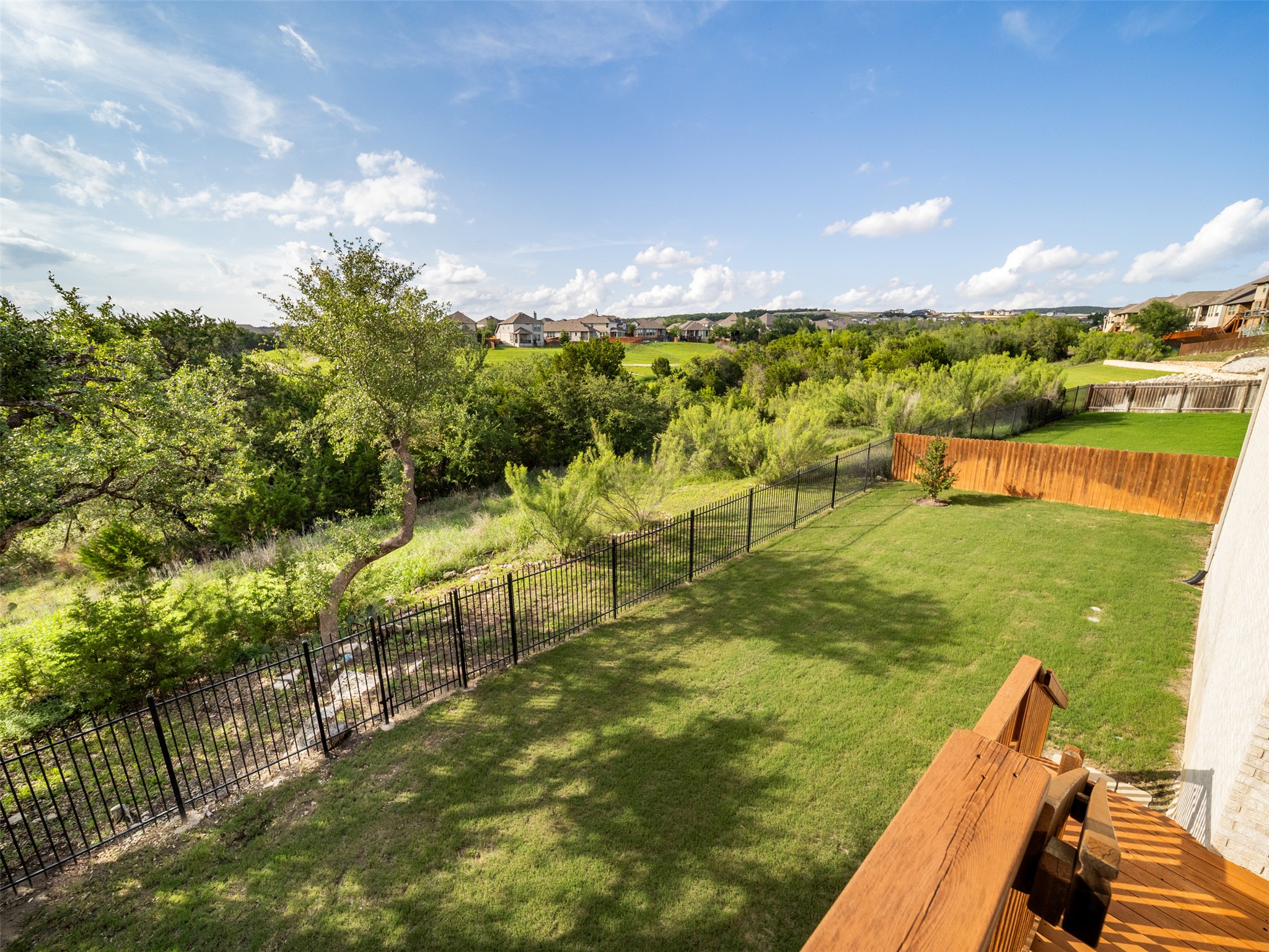 main property photo 30