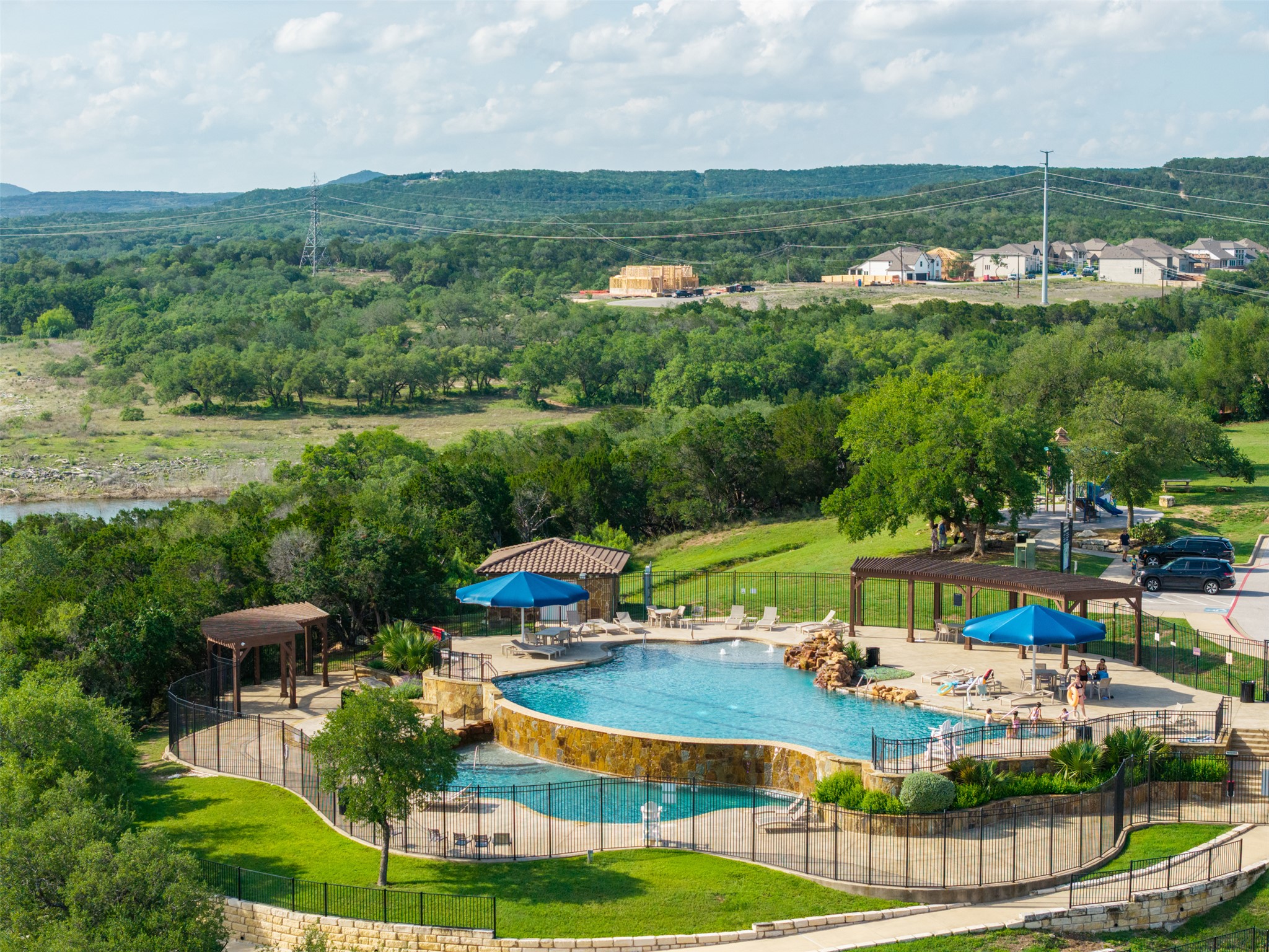 main property photo 35