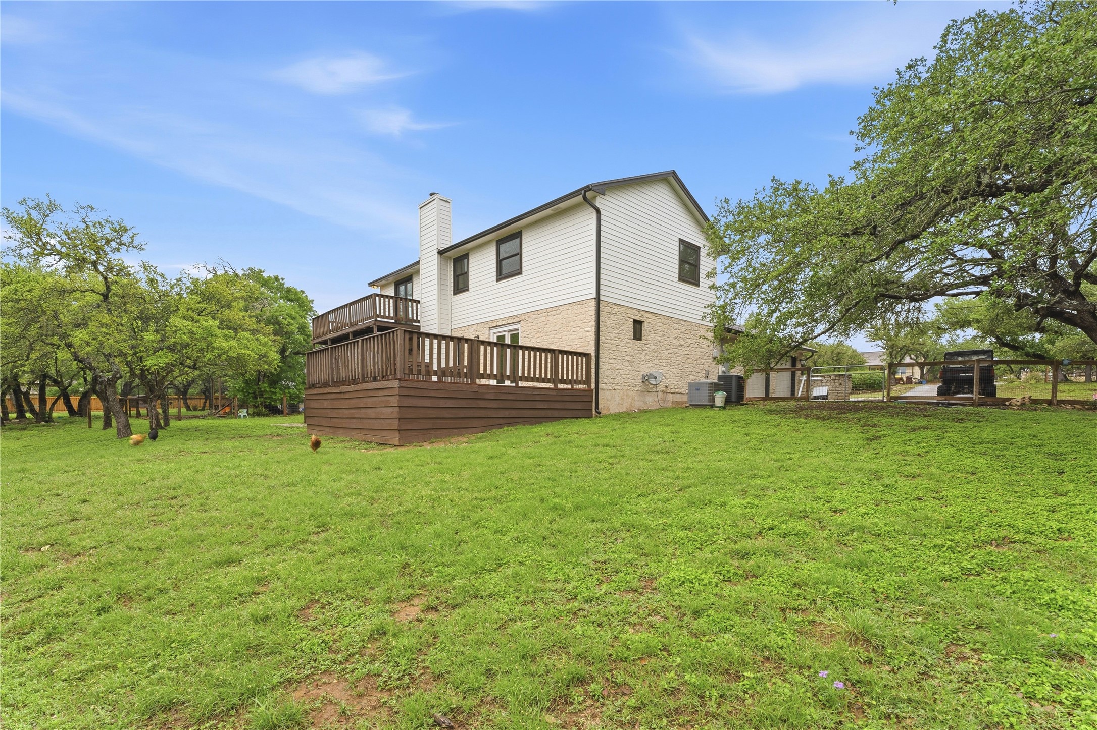 main property photo 28