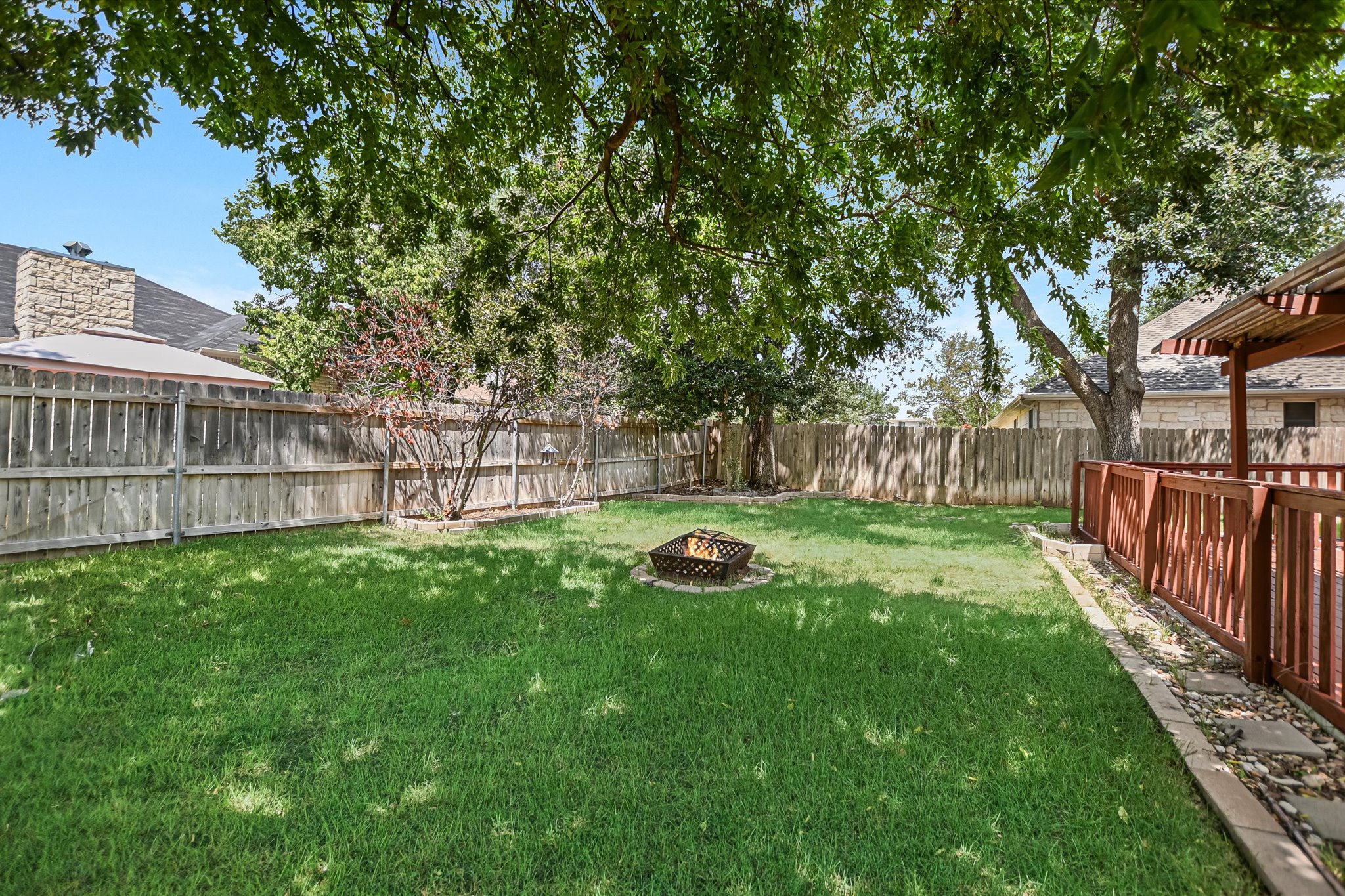 main property photo 22