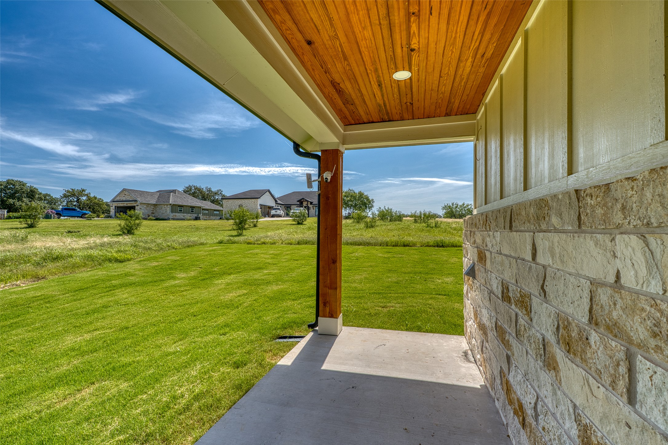 main property photo 28