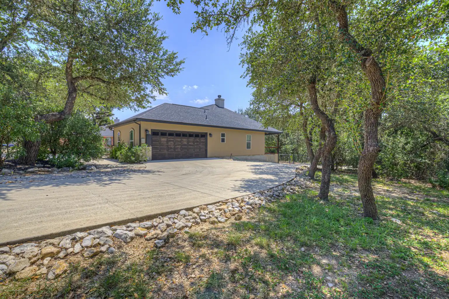 main property photo 31