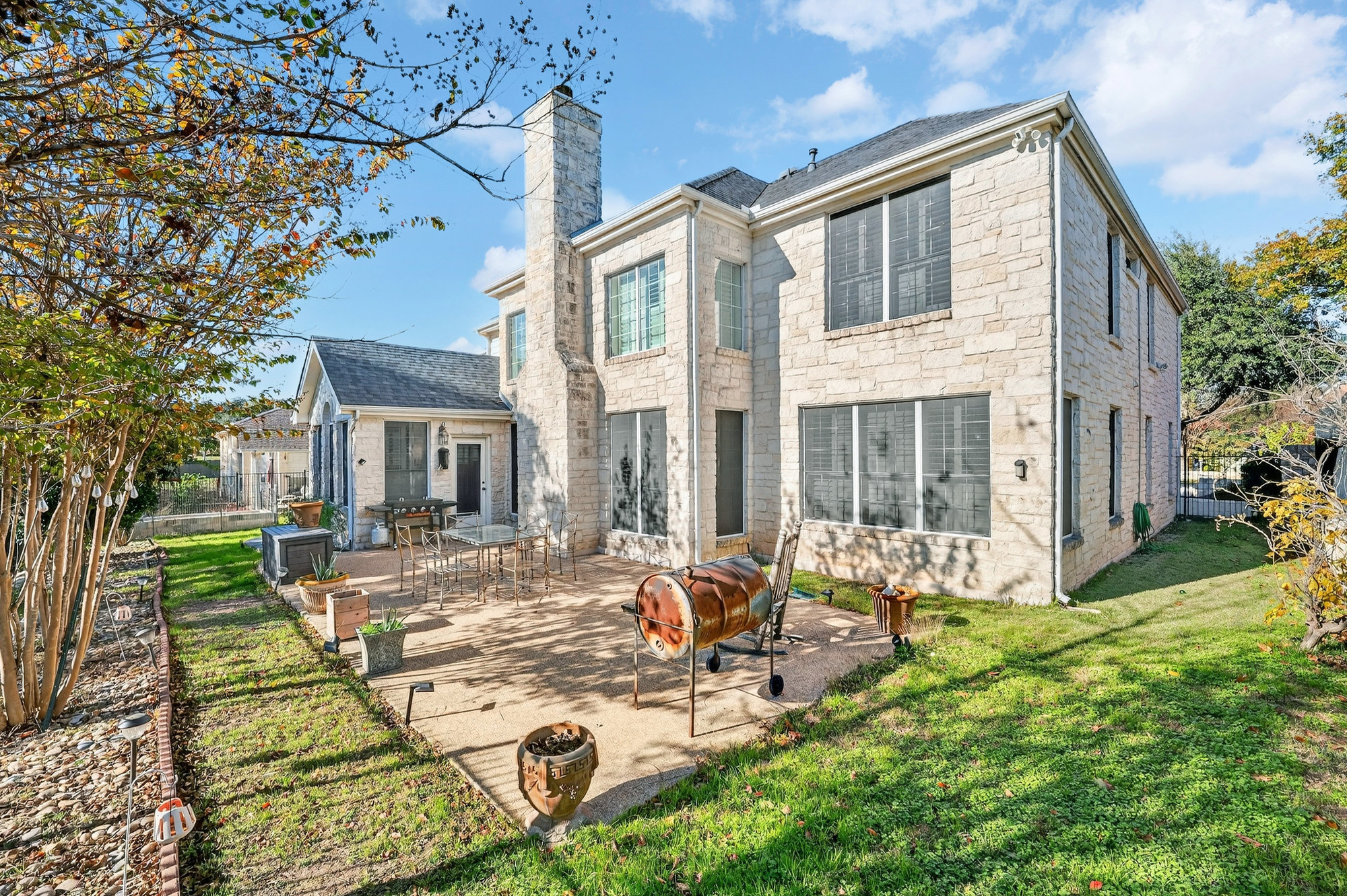 main property photo 33