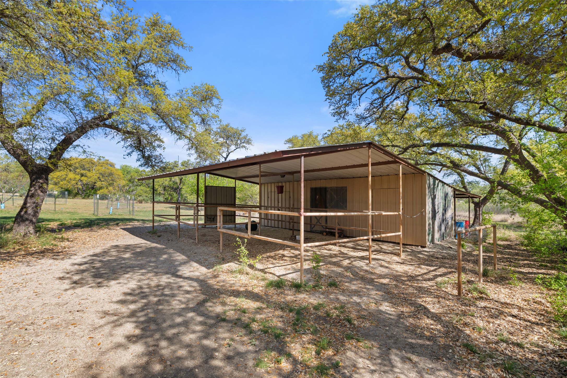 main property photo 22