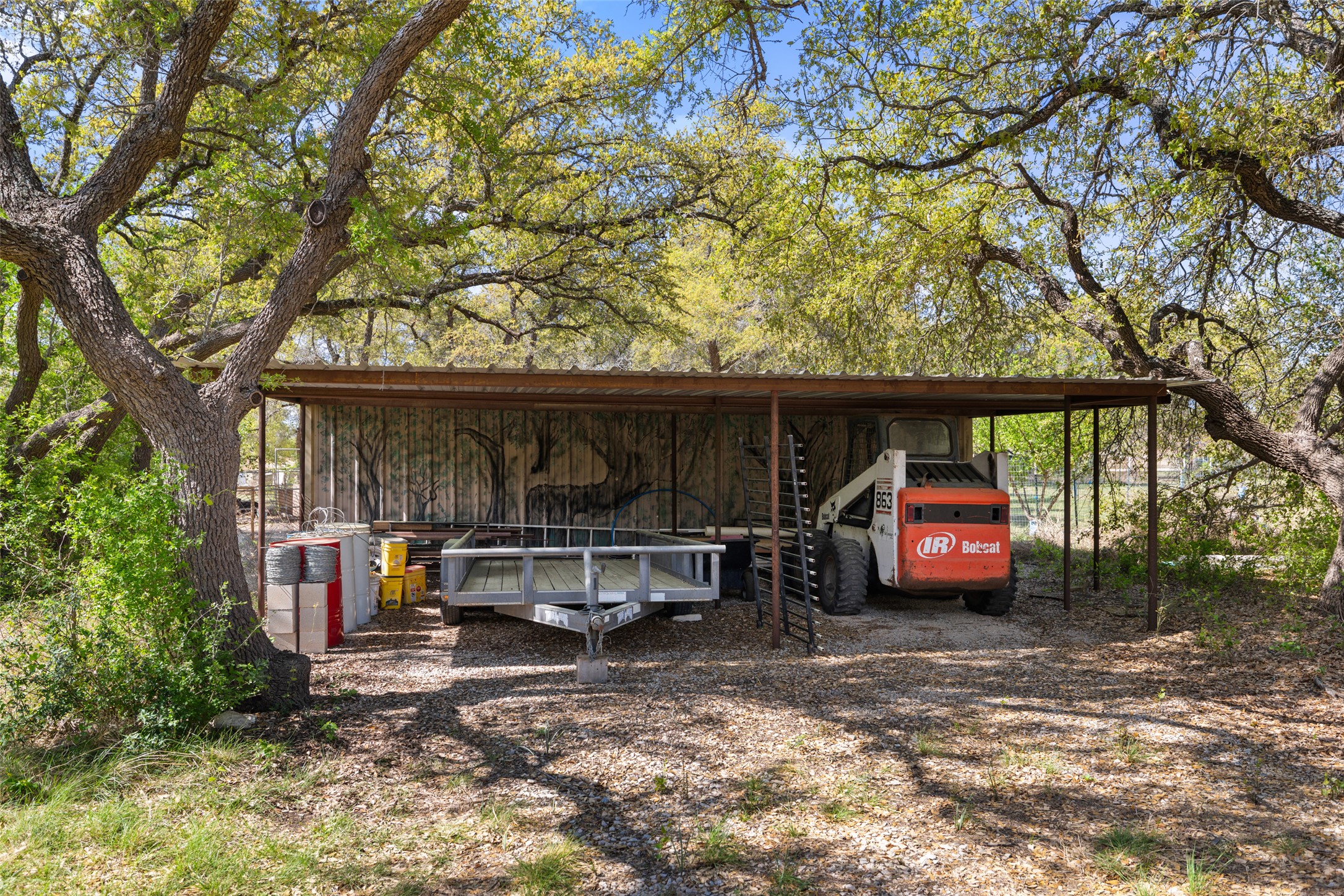 main property photo 23