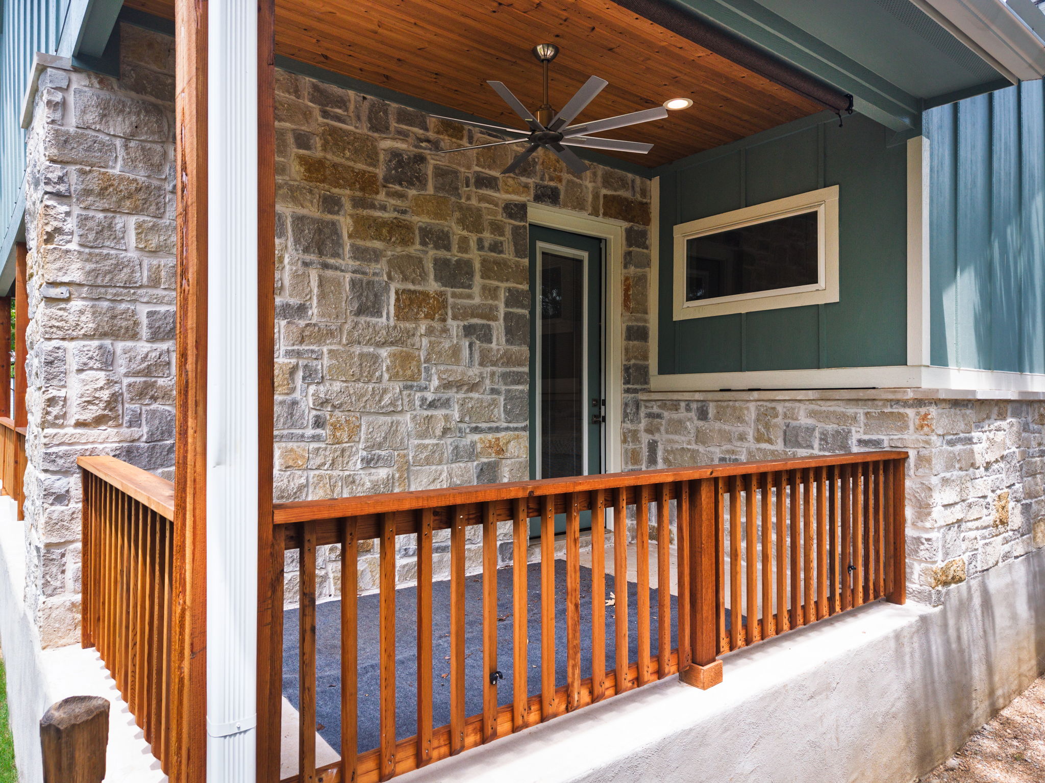 main property photo 30