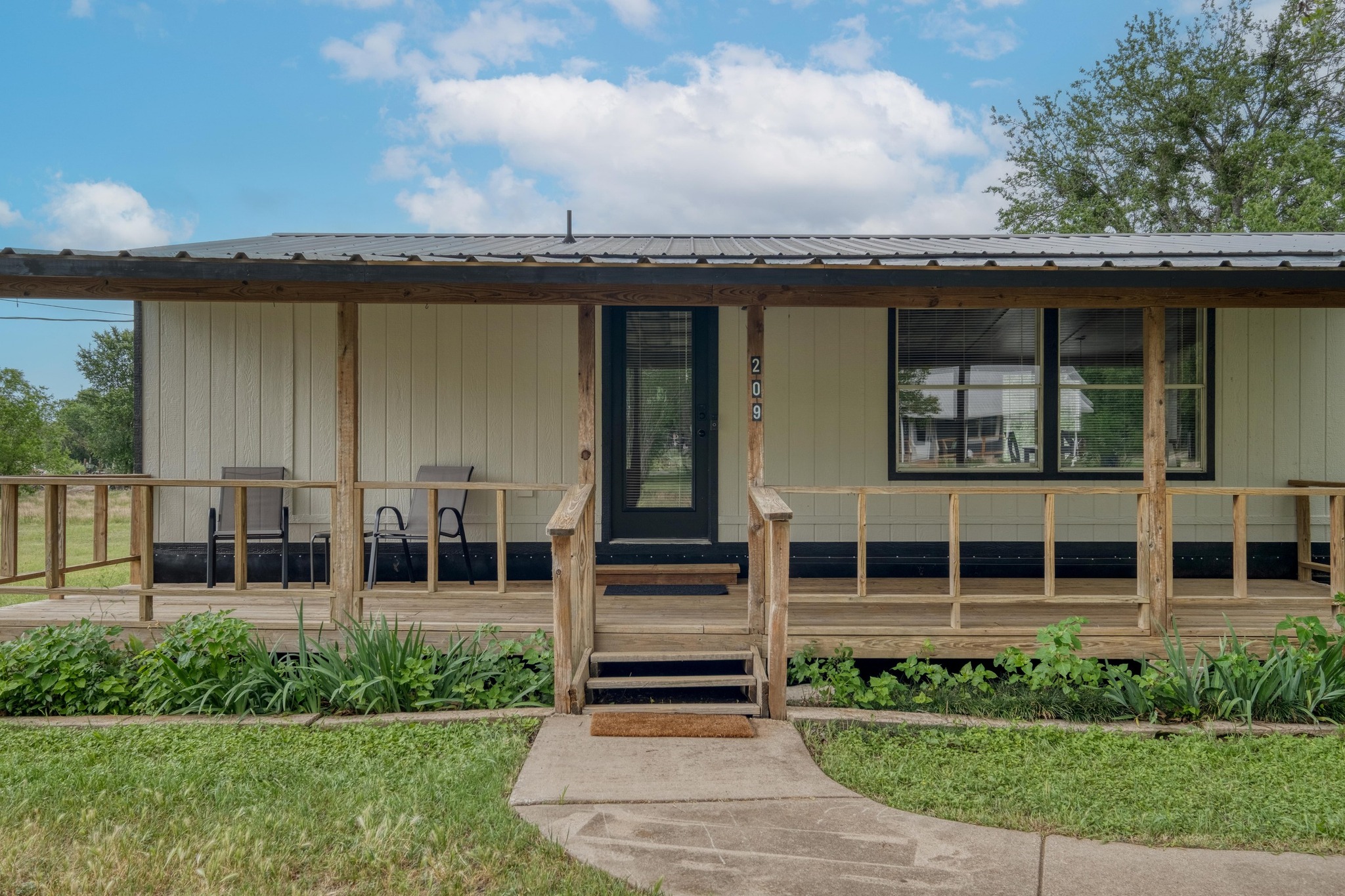 main property photo 4