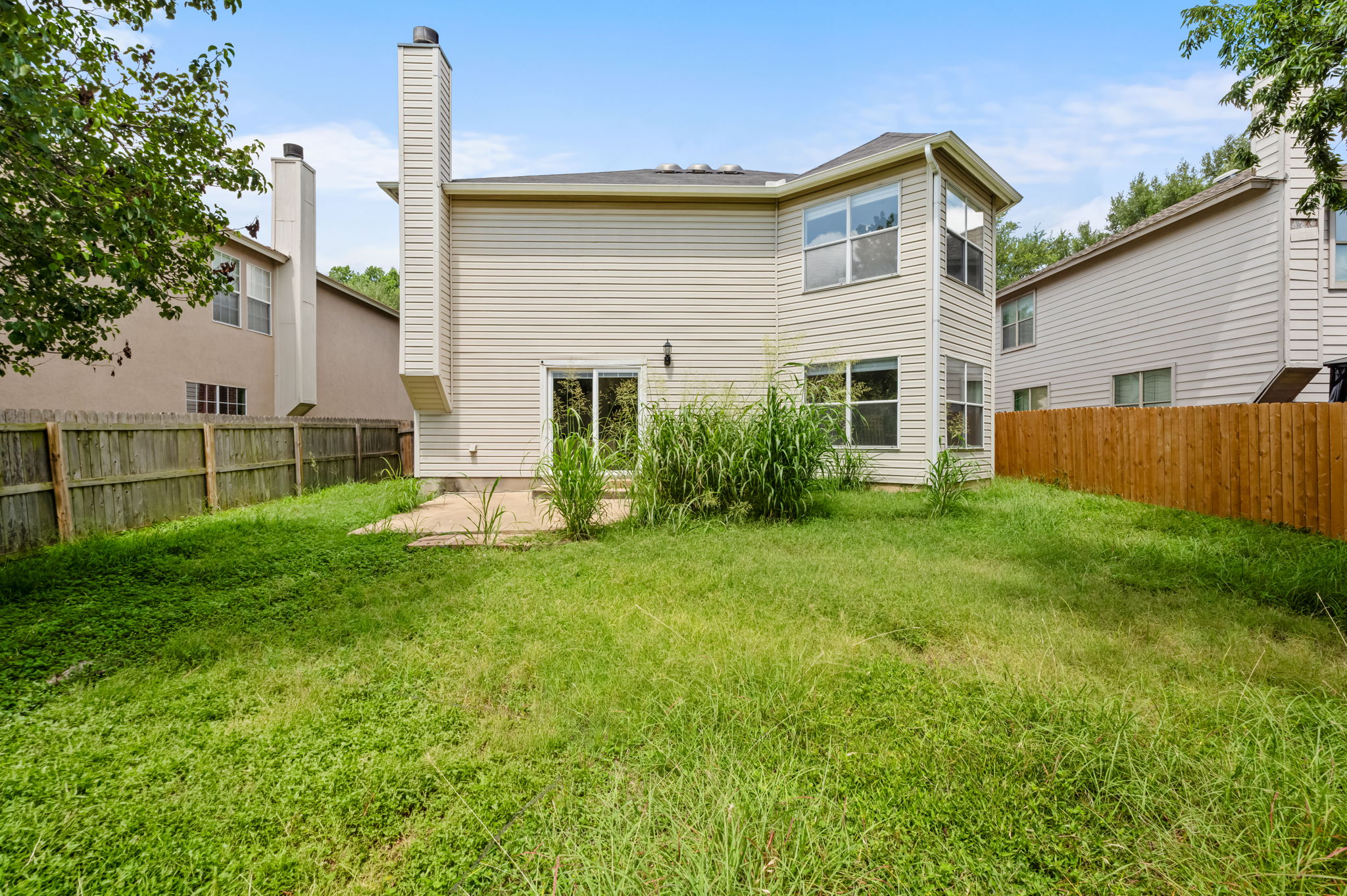 main property photo 32