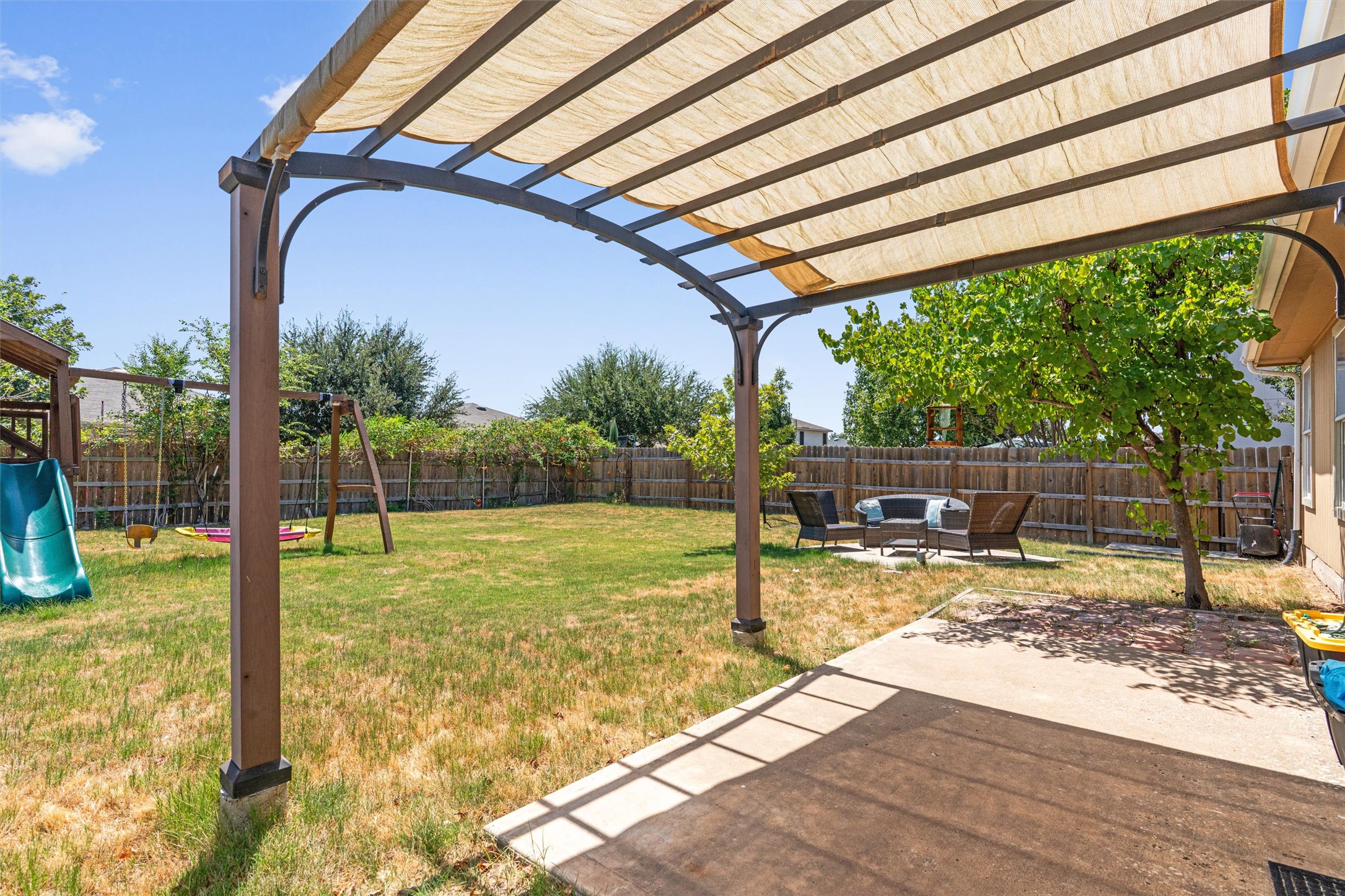 main property photo 18