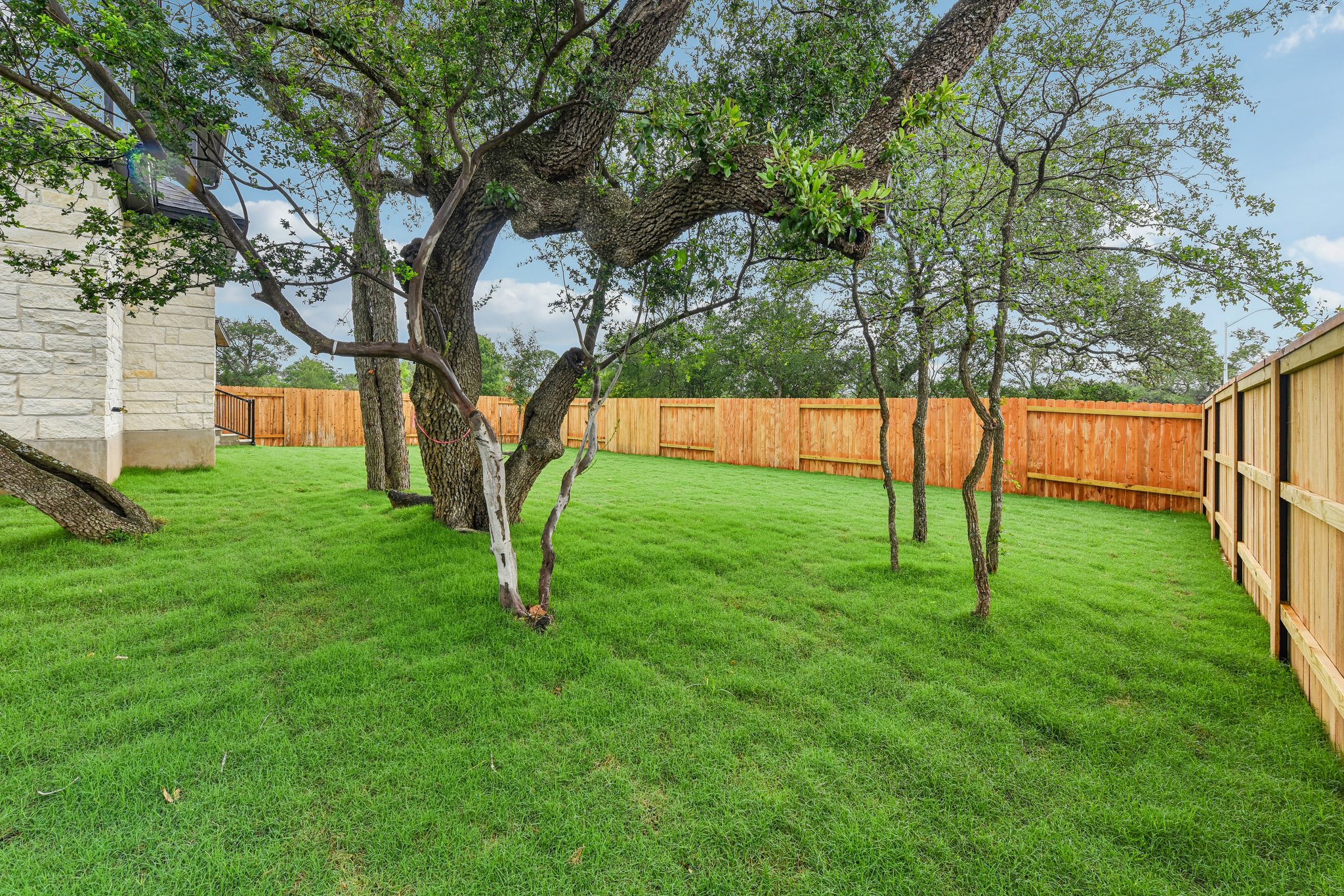main property photo 32