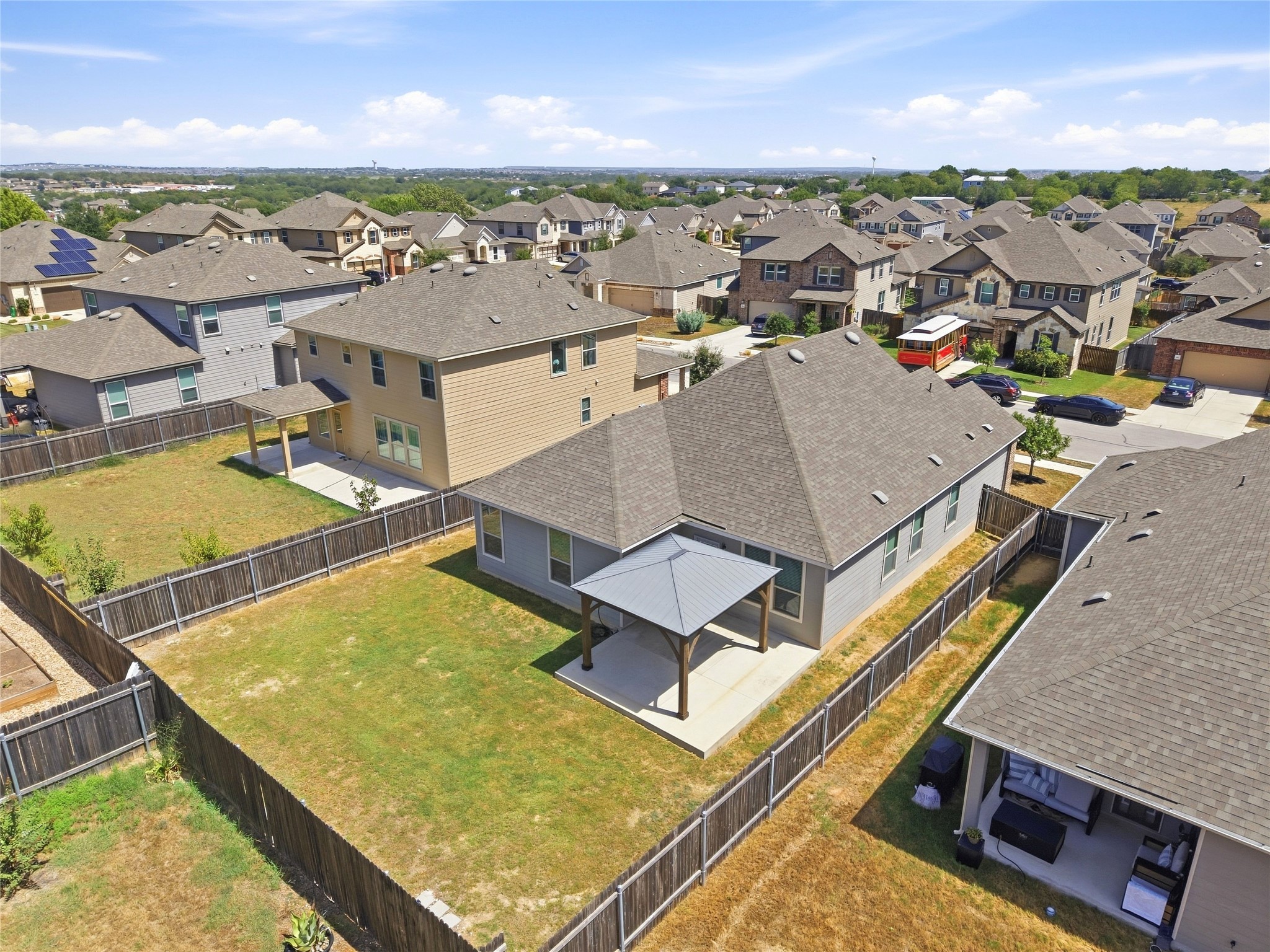 main property photo 32