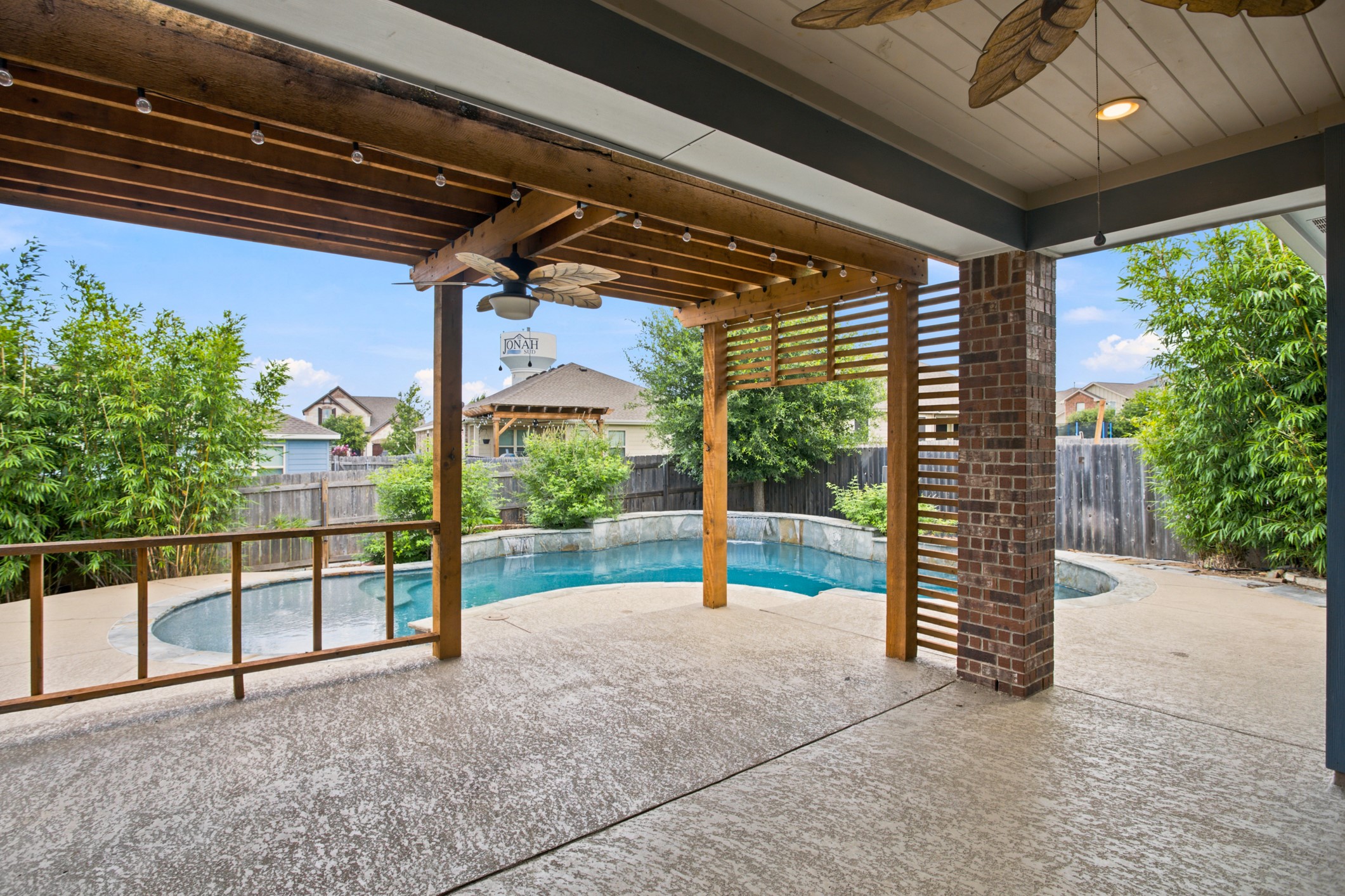 main property photo 26