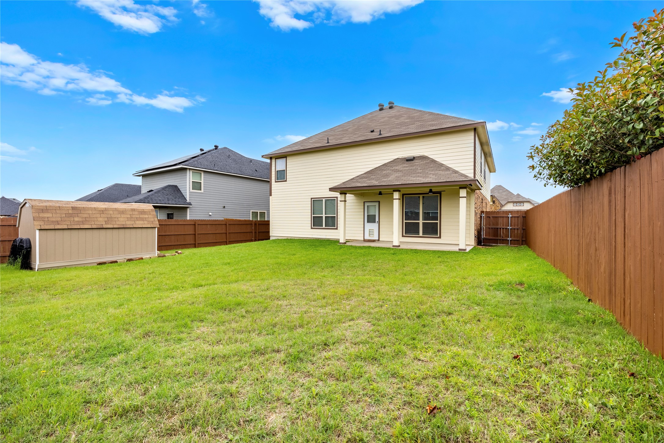 main property photo 32
