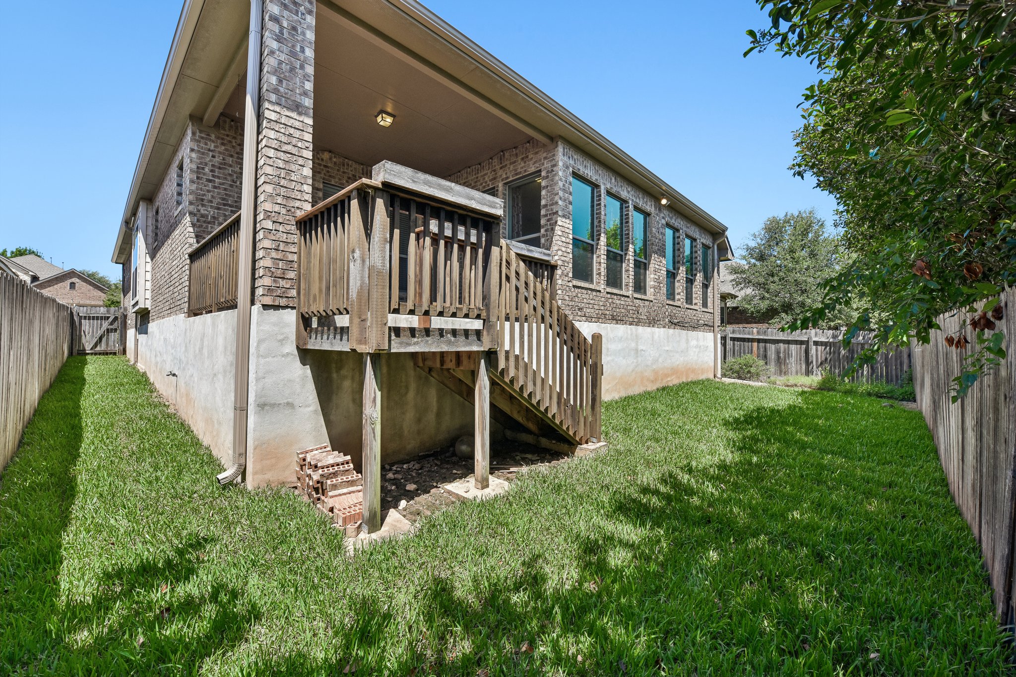 main property photo 34