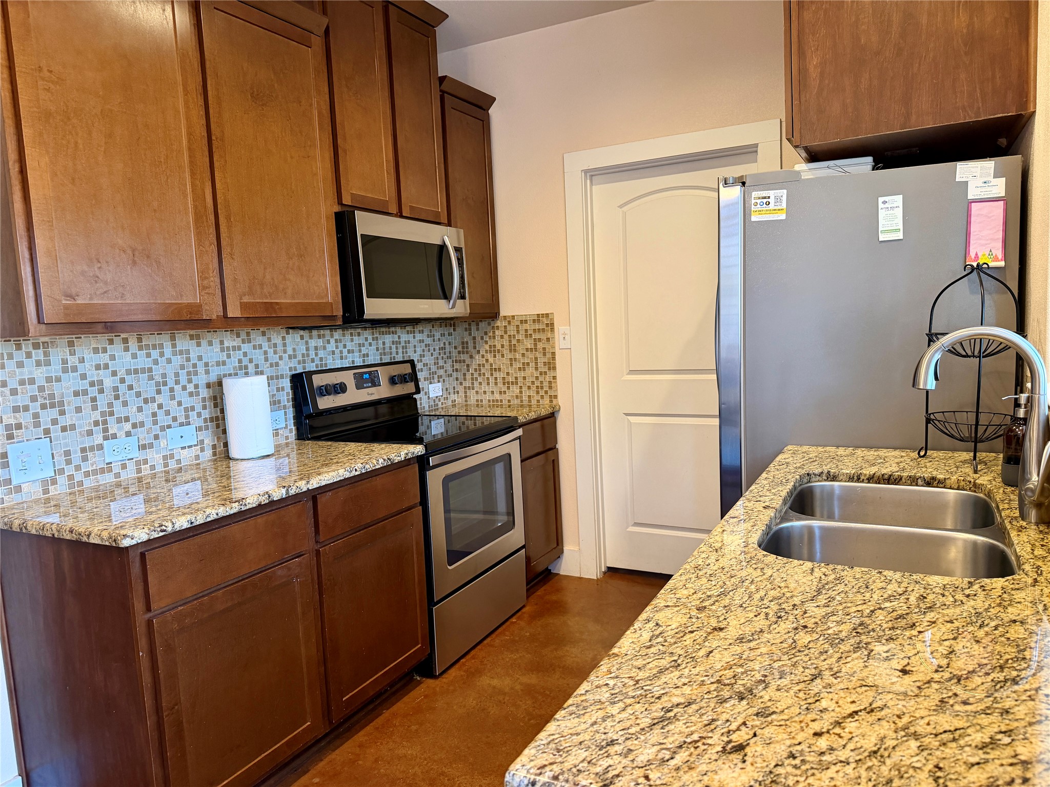 main property photo 7