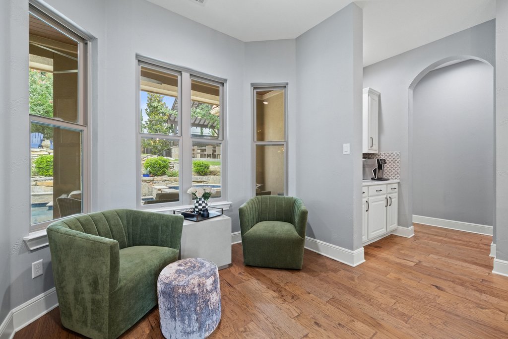 main property photo 19