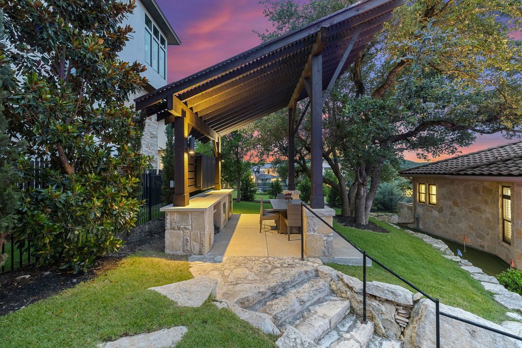 main property photo 37