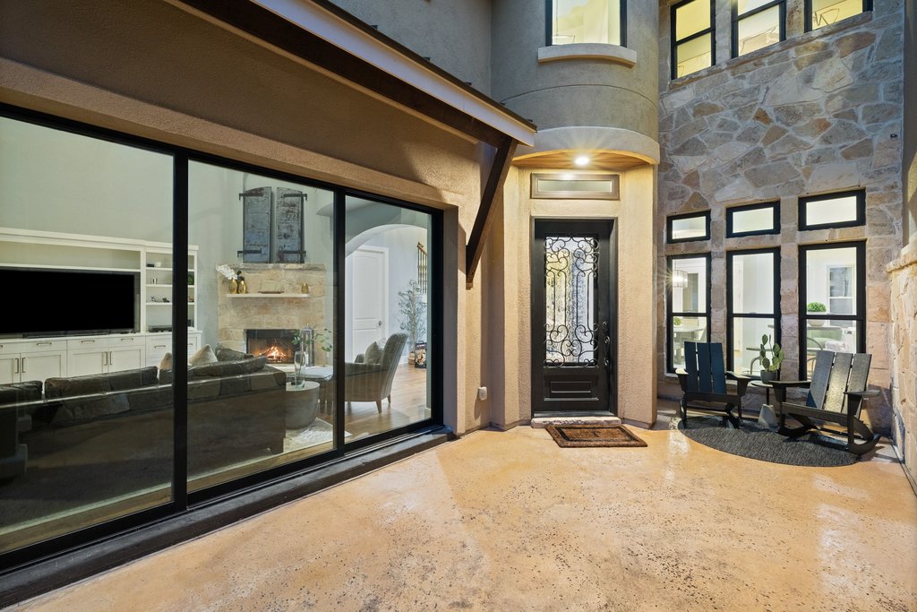 main property photo 8