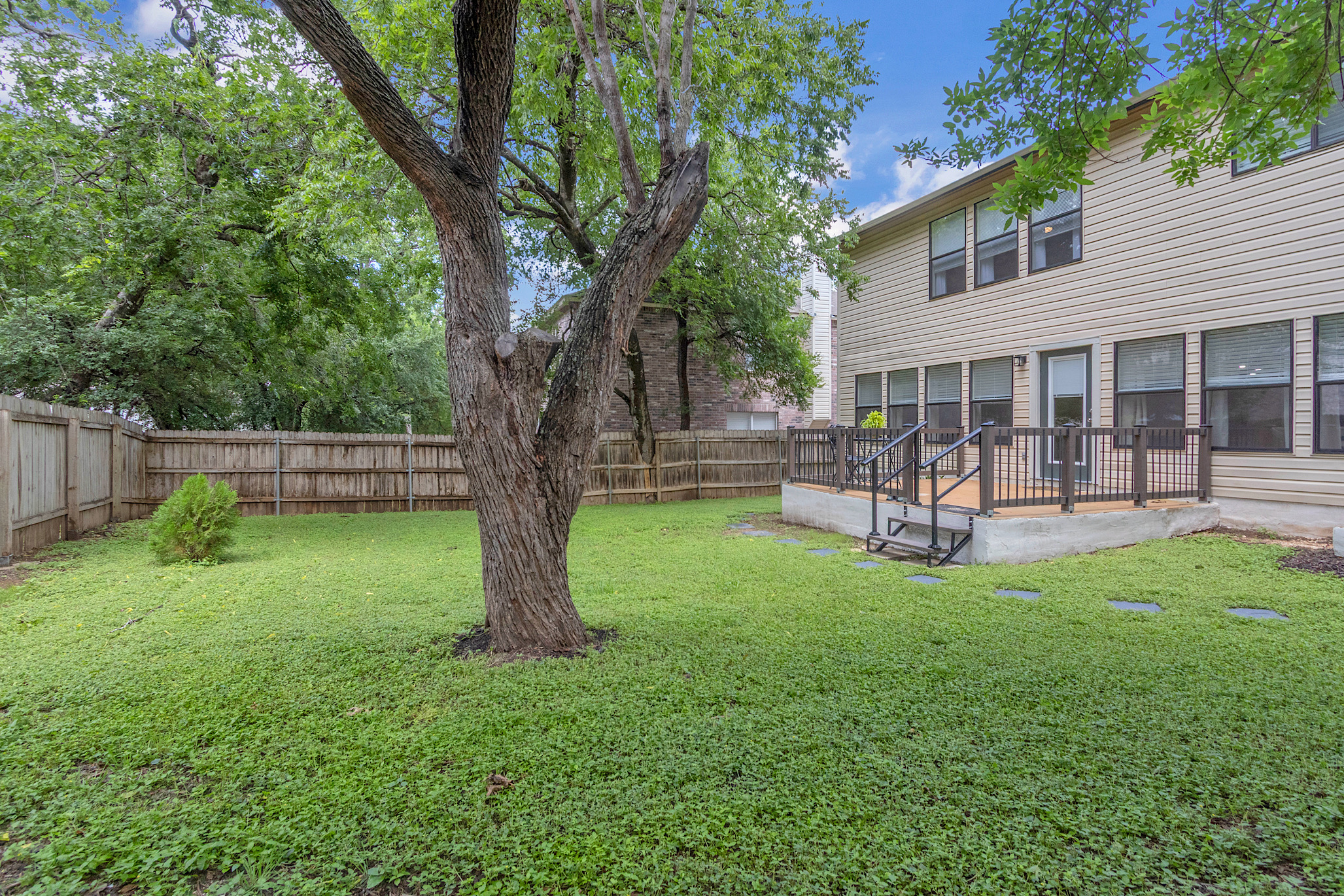main property photo 39