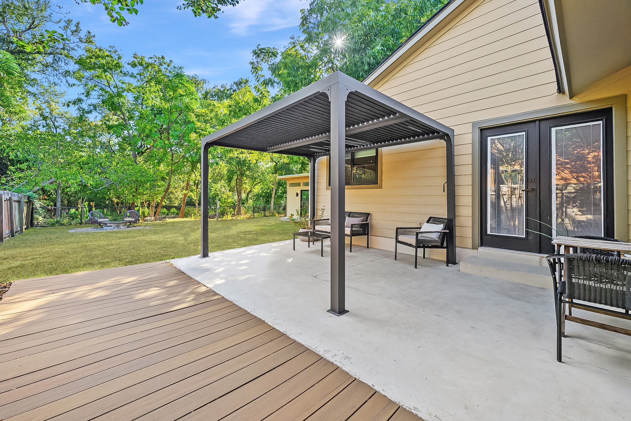 main property photo 17
