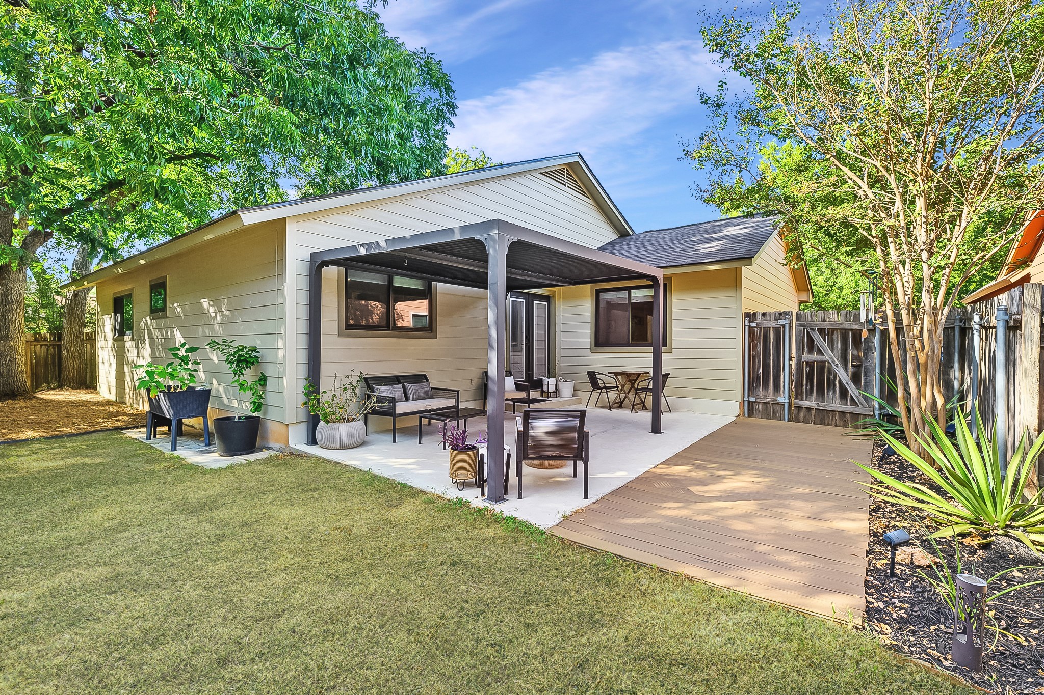 main property photo 3