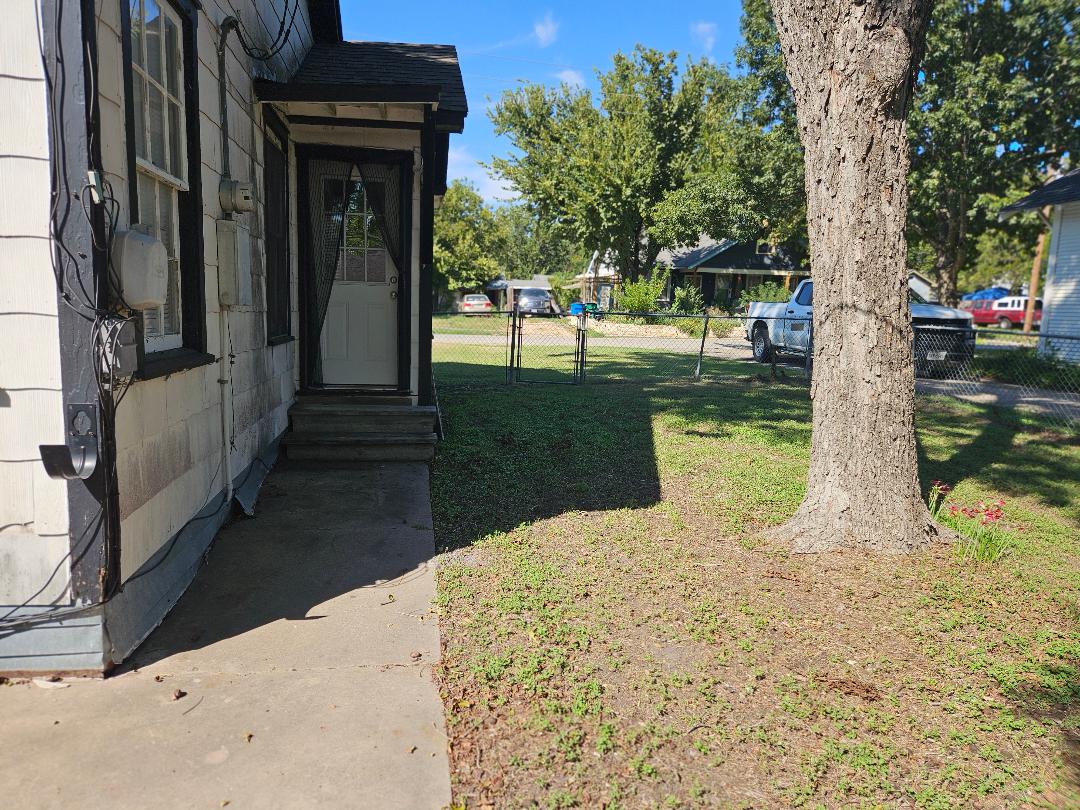 main property photo 13