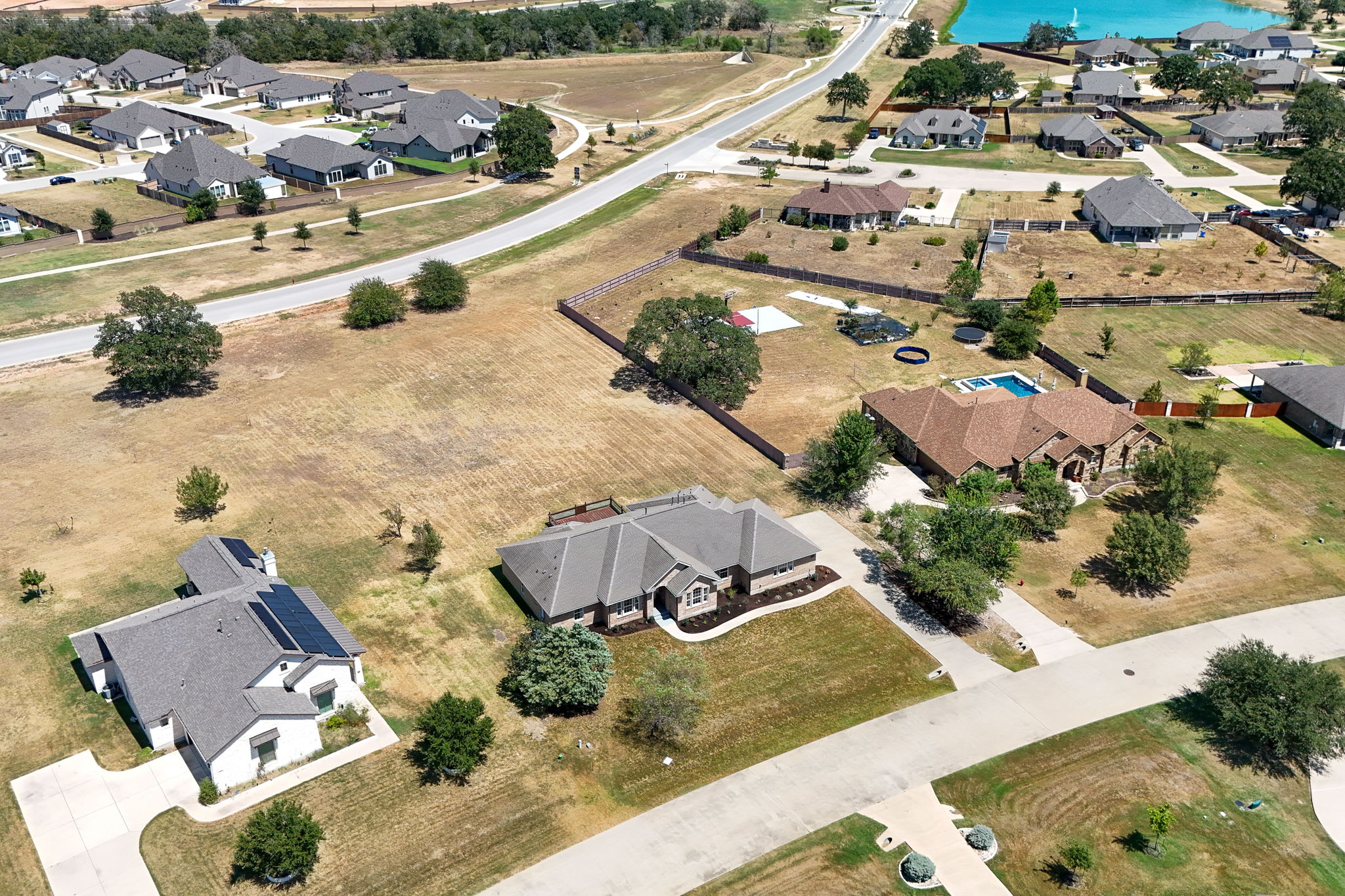 main property photo 32