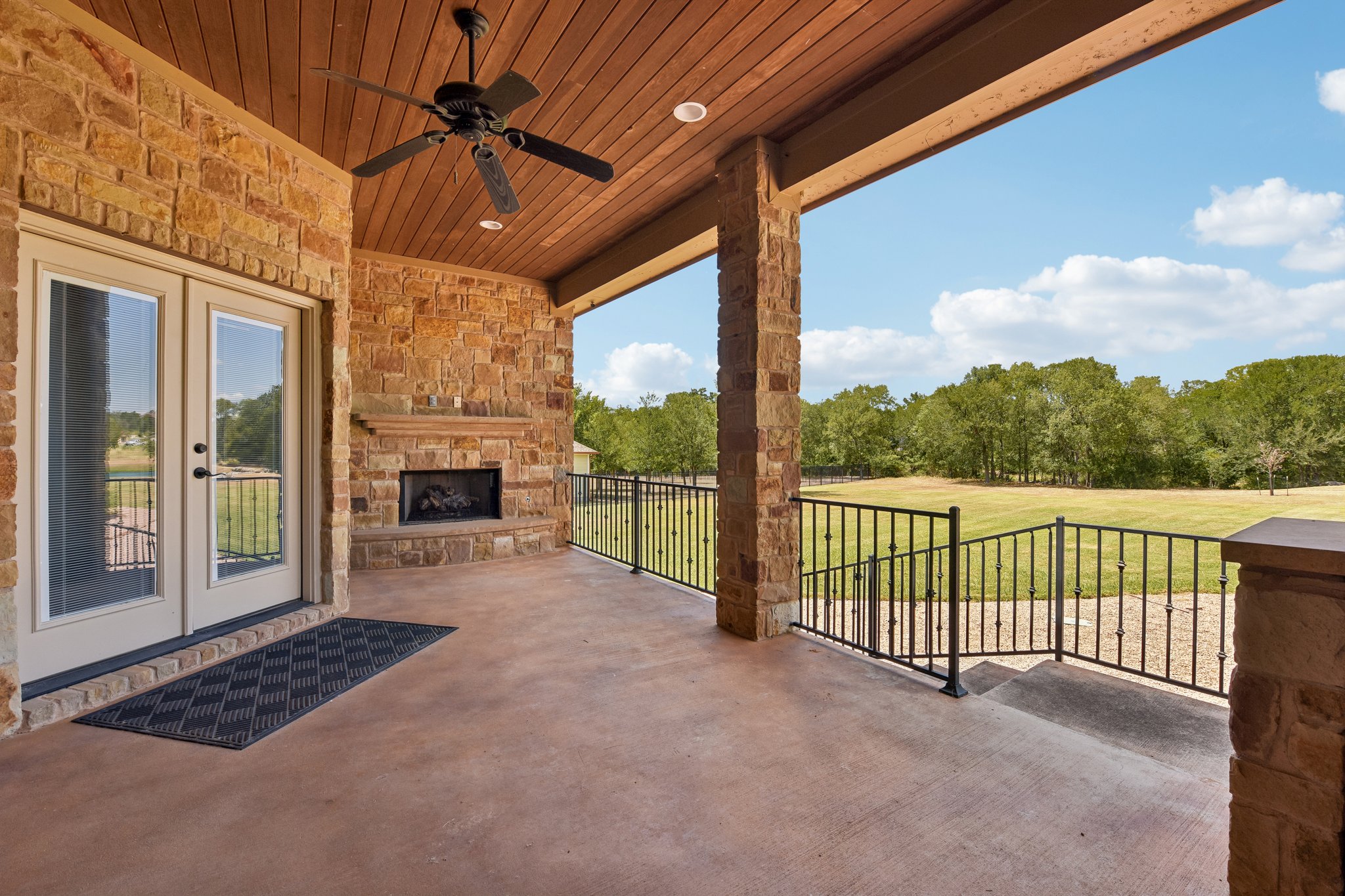 main property photo 29