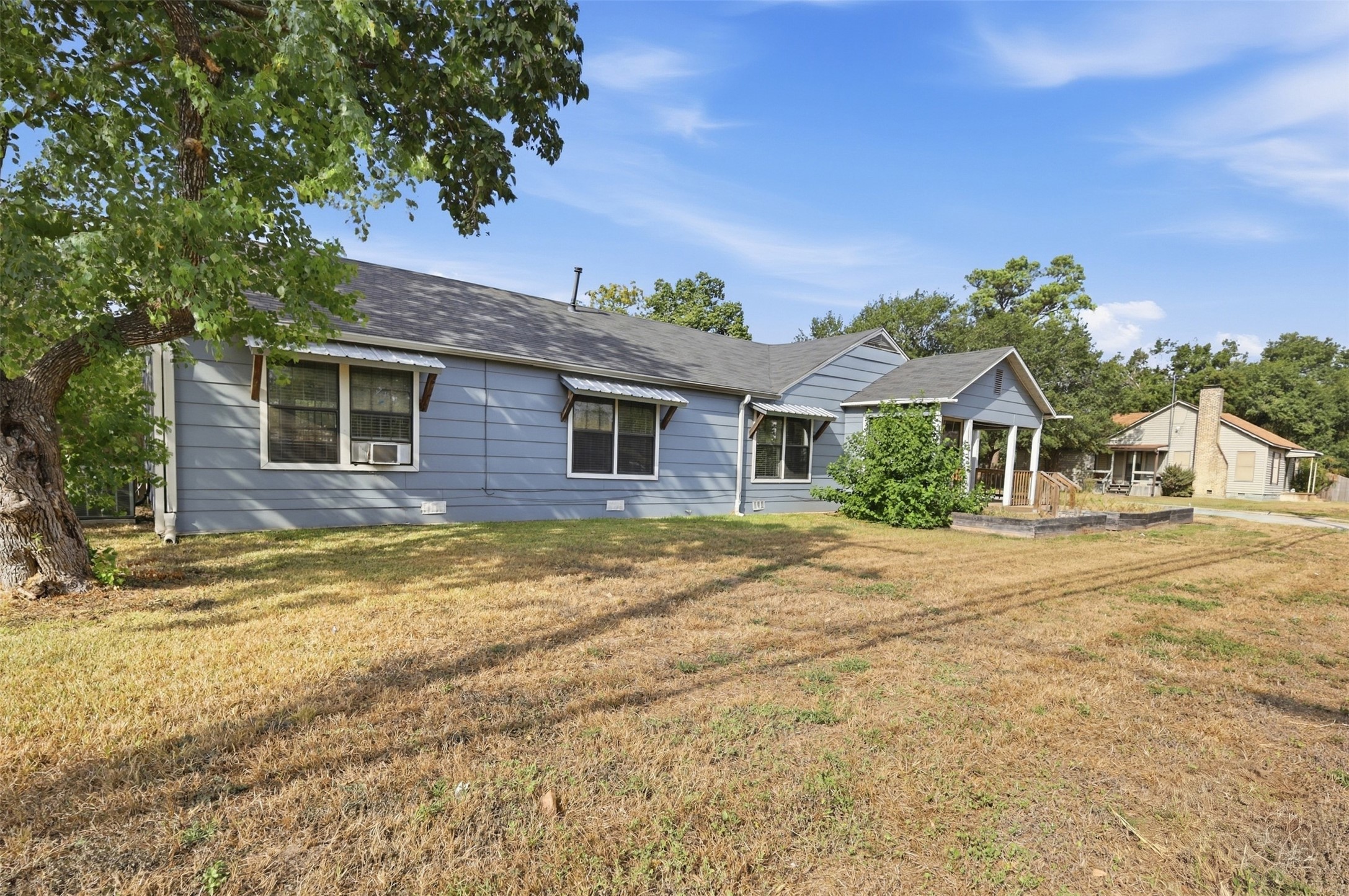 main property photo 22