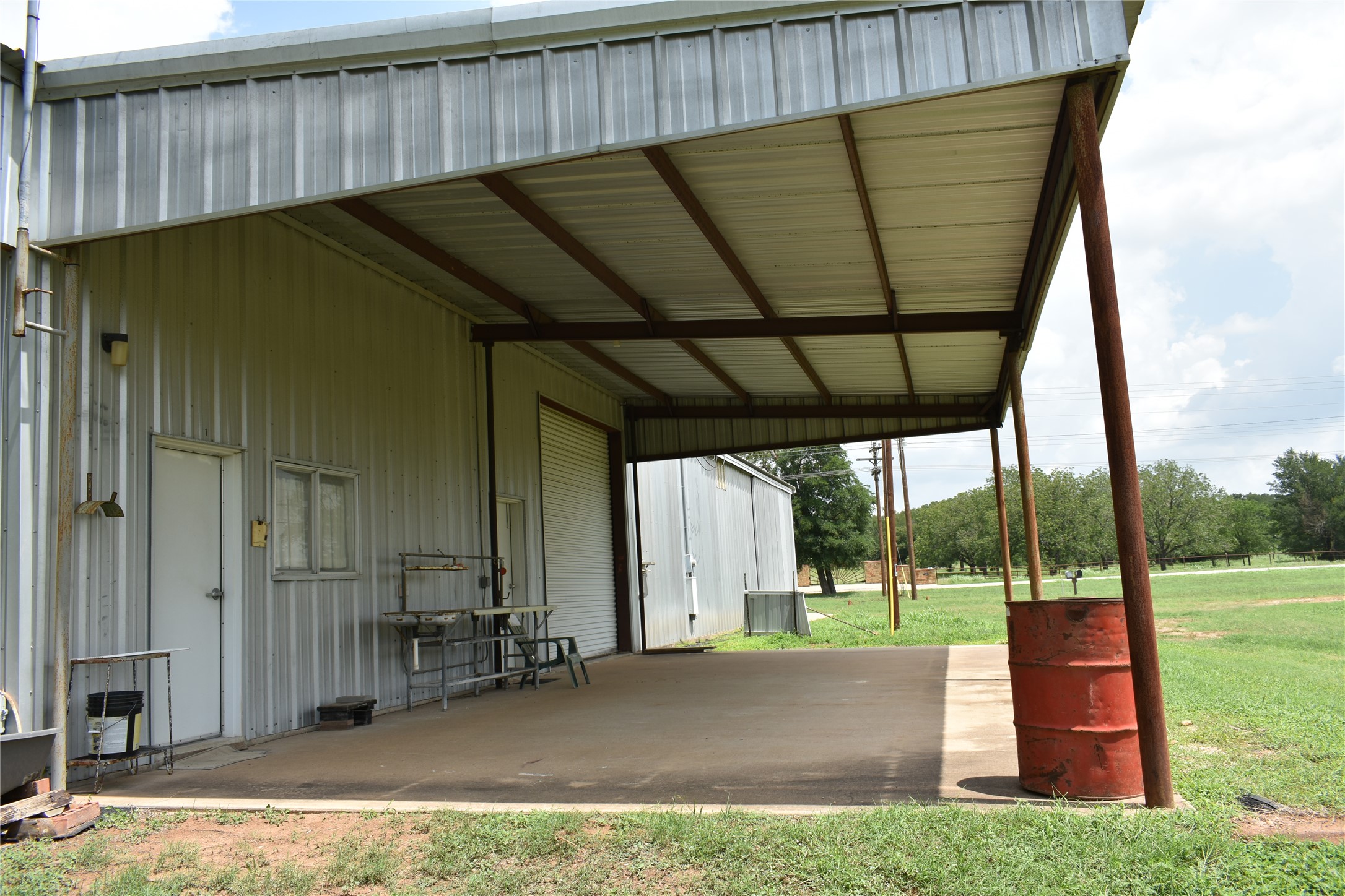 main property photo 3