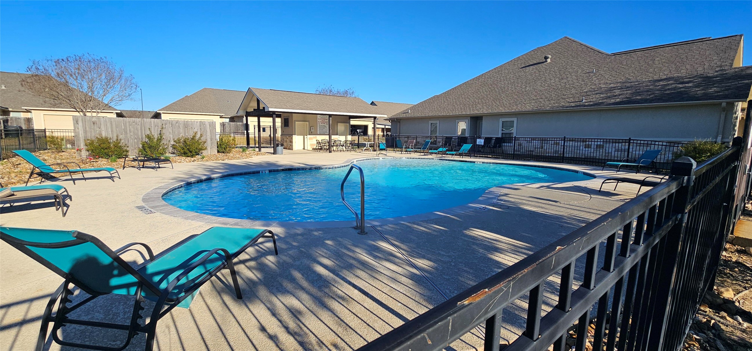 main property photo 21