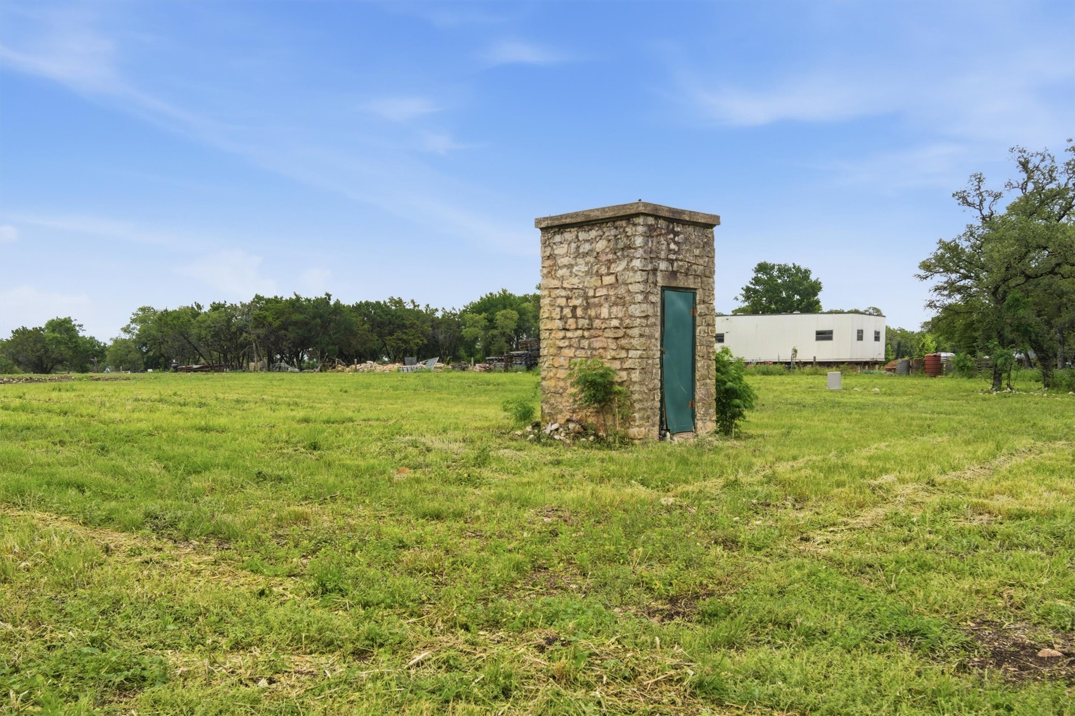 main property photo 8