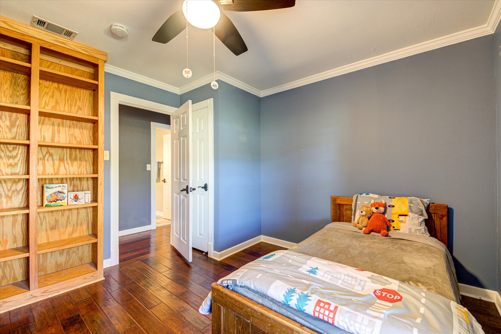 main property photo 17
