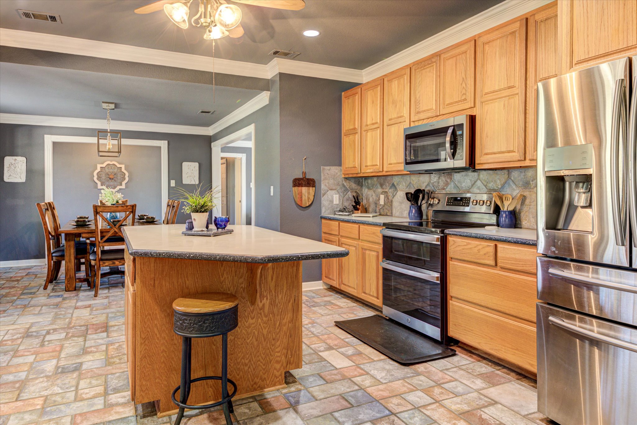 main property photo 7