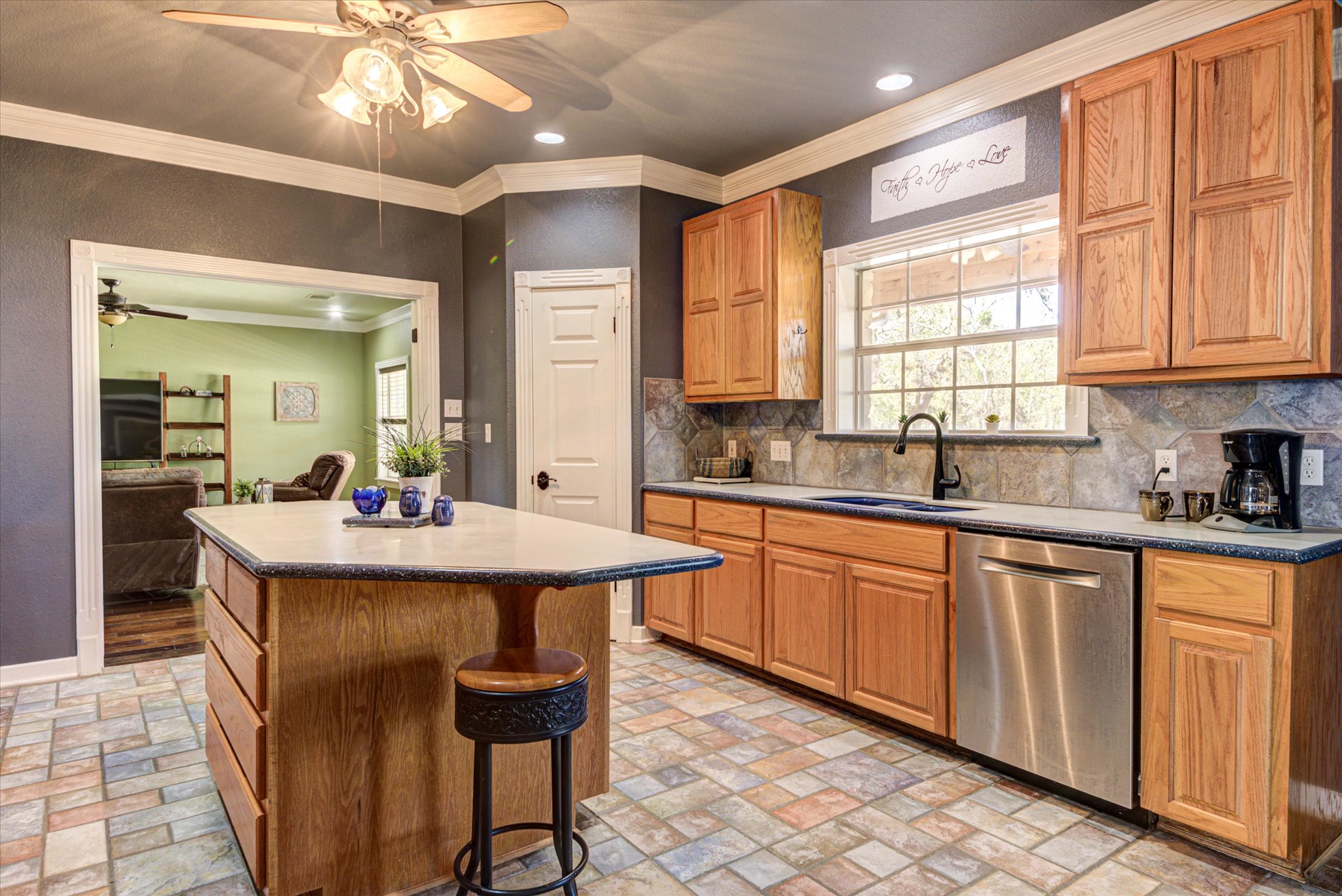 main property photo 8