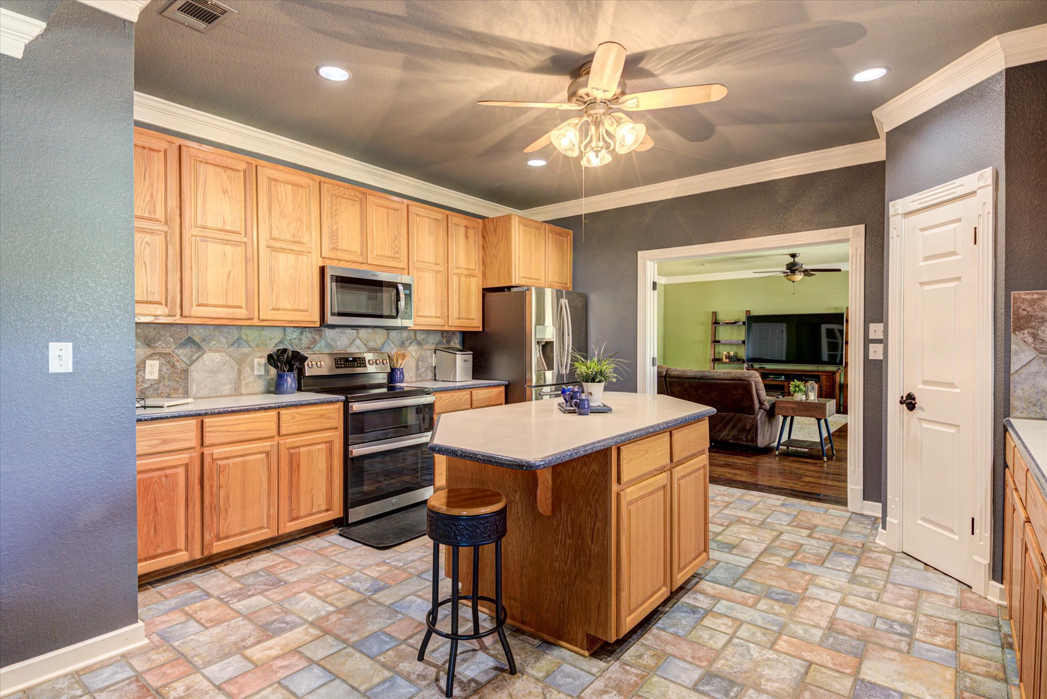 main property photo 9
