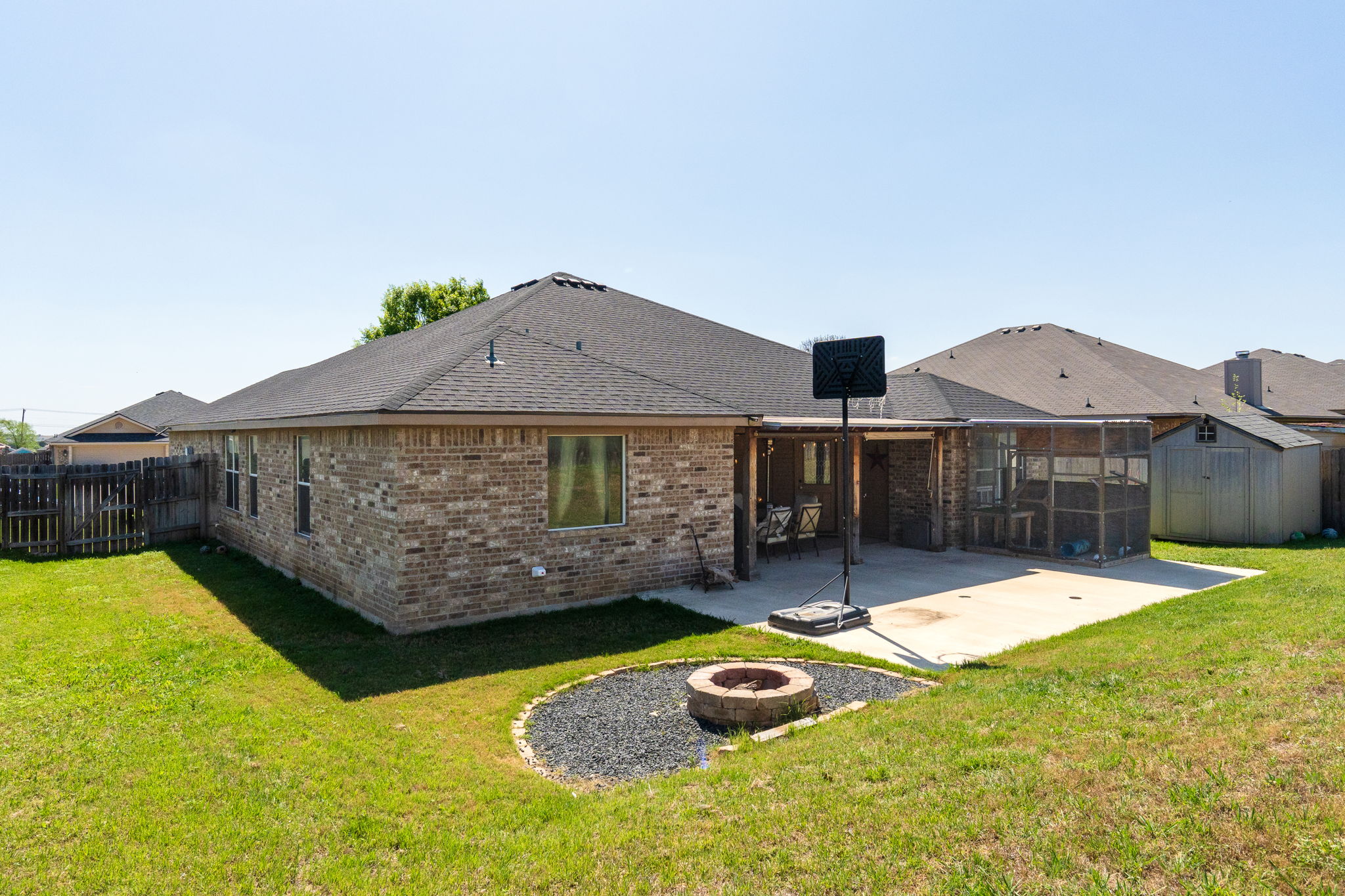 main property photo 7