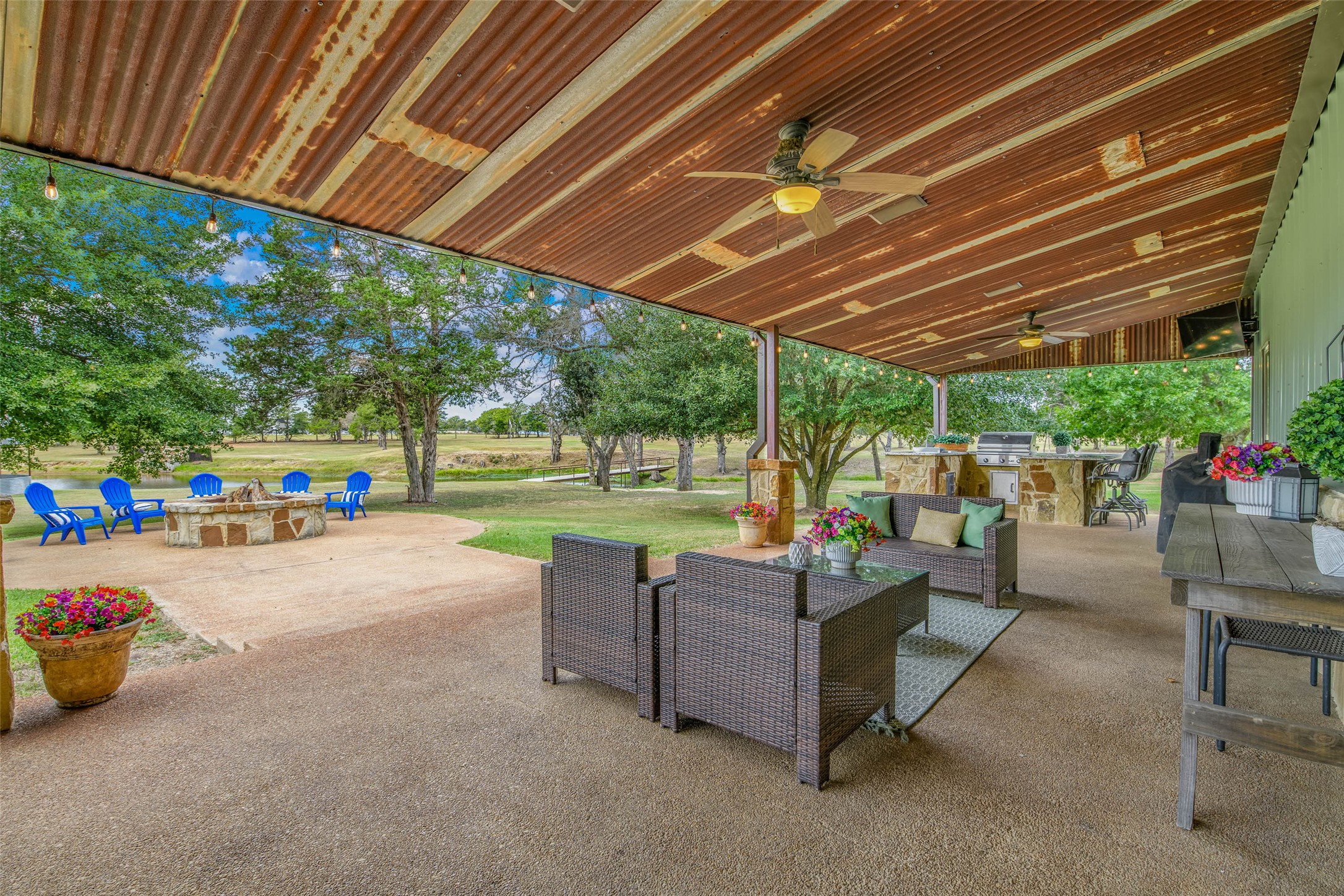 main property photo 29