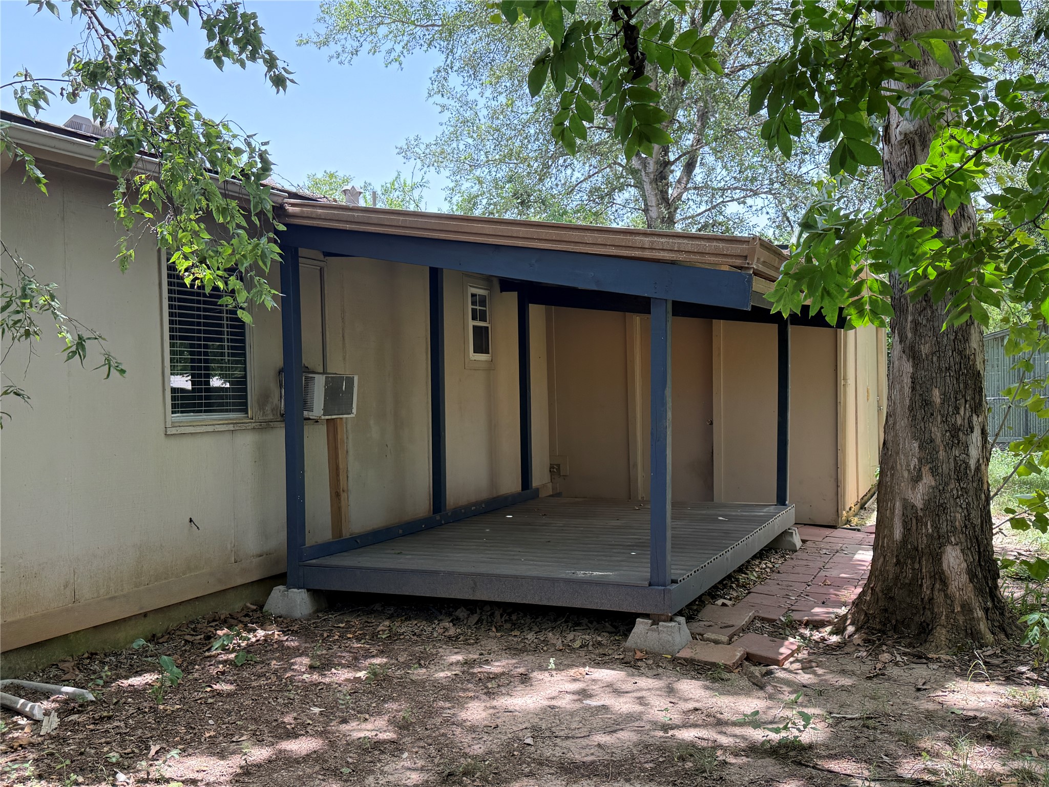 main property photo 15