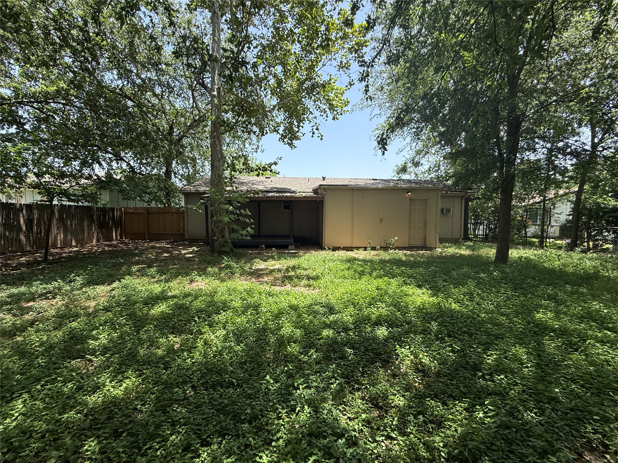 main property photo 19