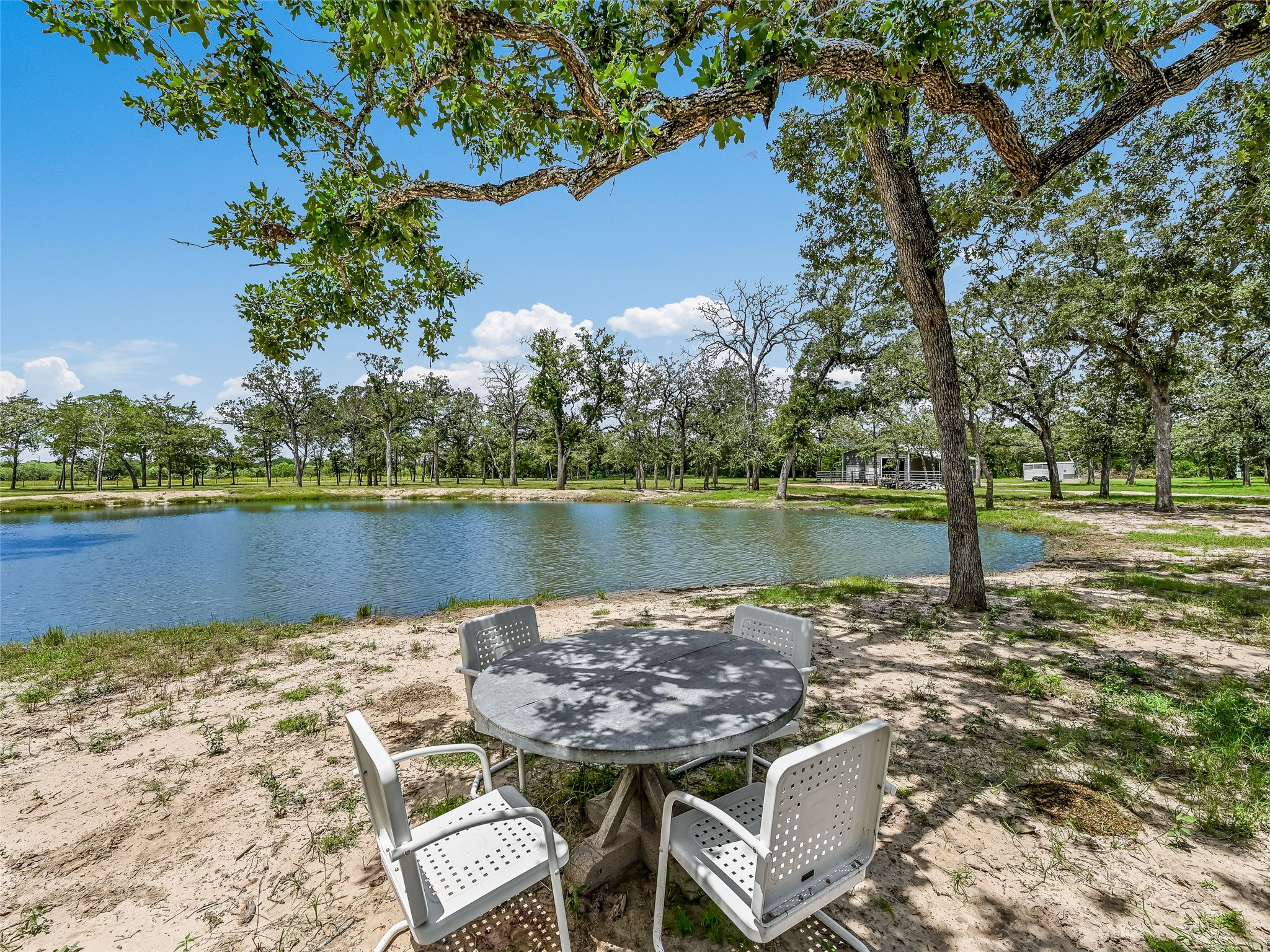 main property photo 28