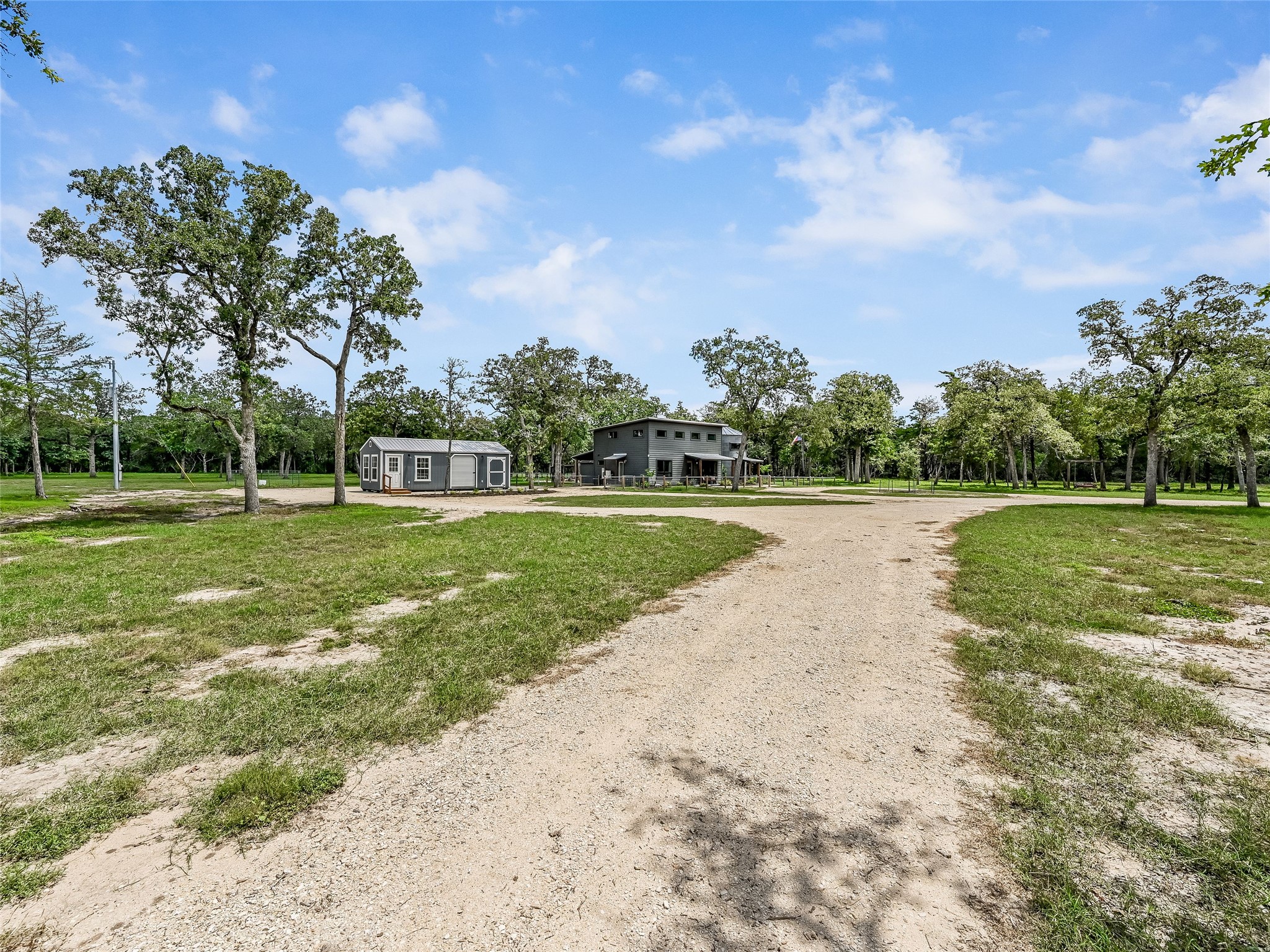 main property photo 37