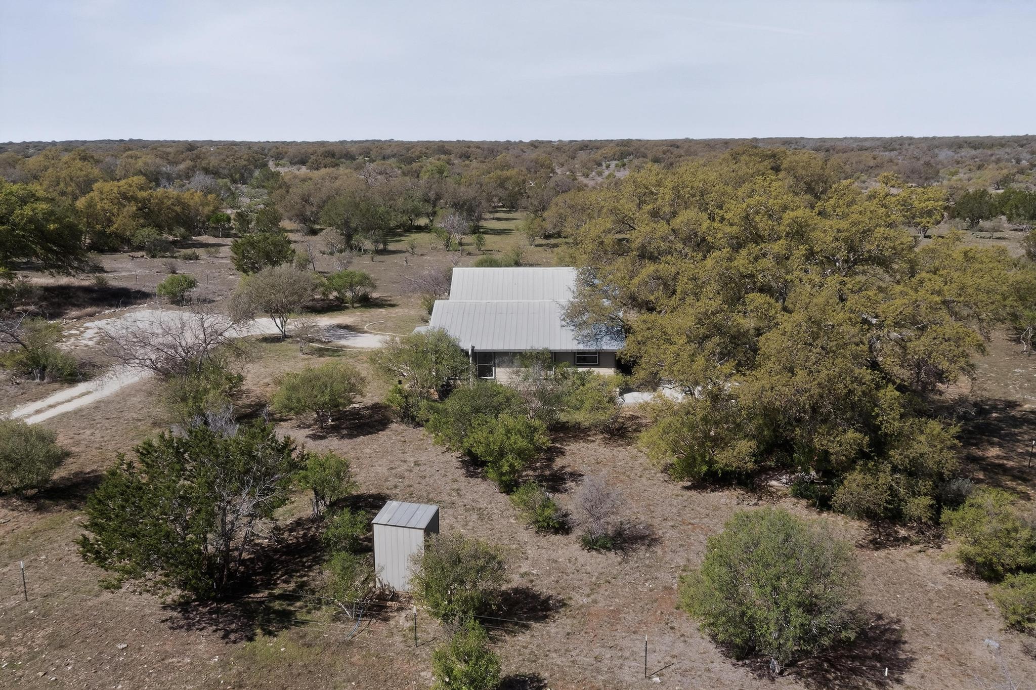 main property photo 16