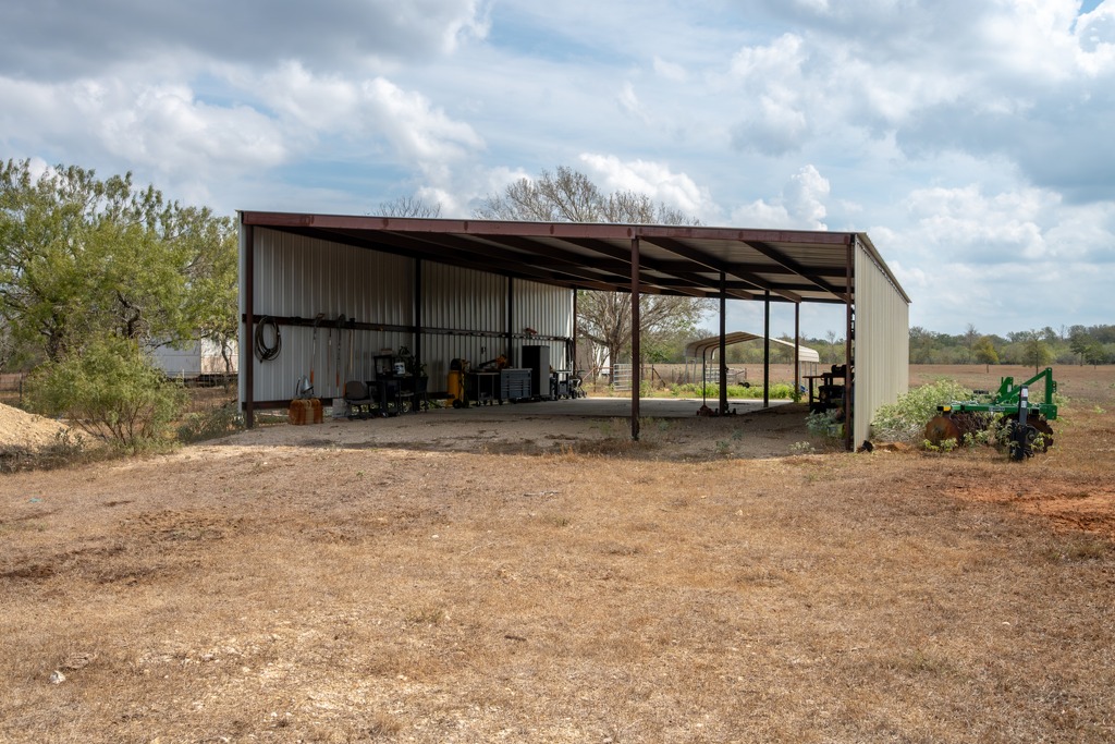 main property photo 30