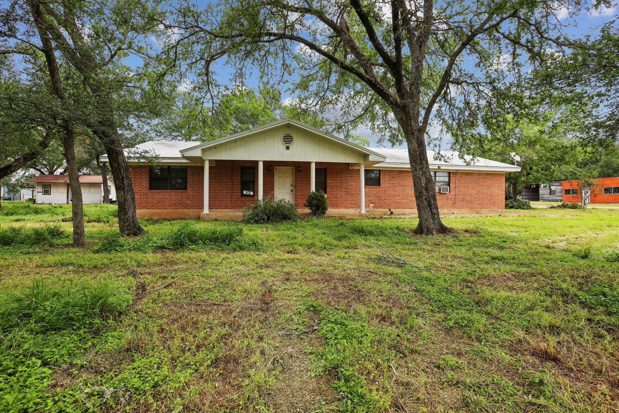 main property photo 2