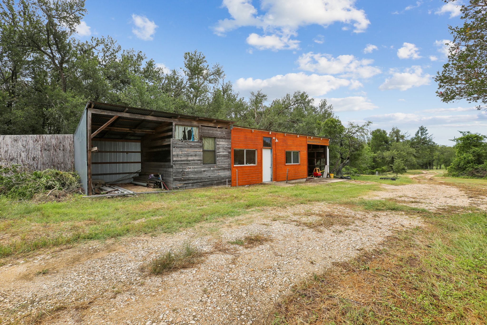 main property photo 28